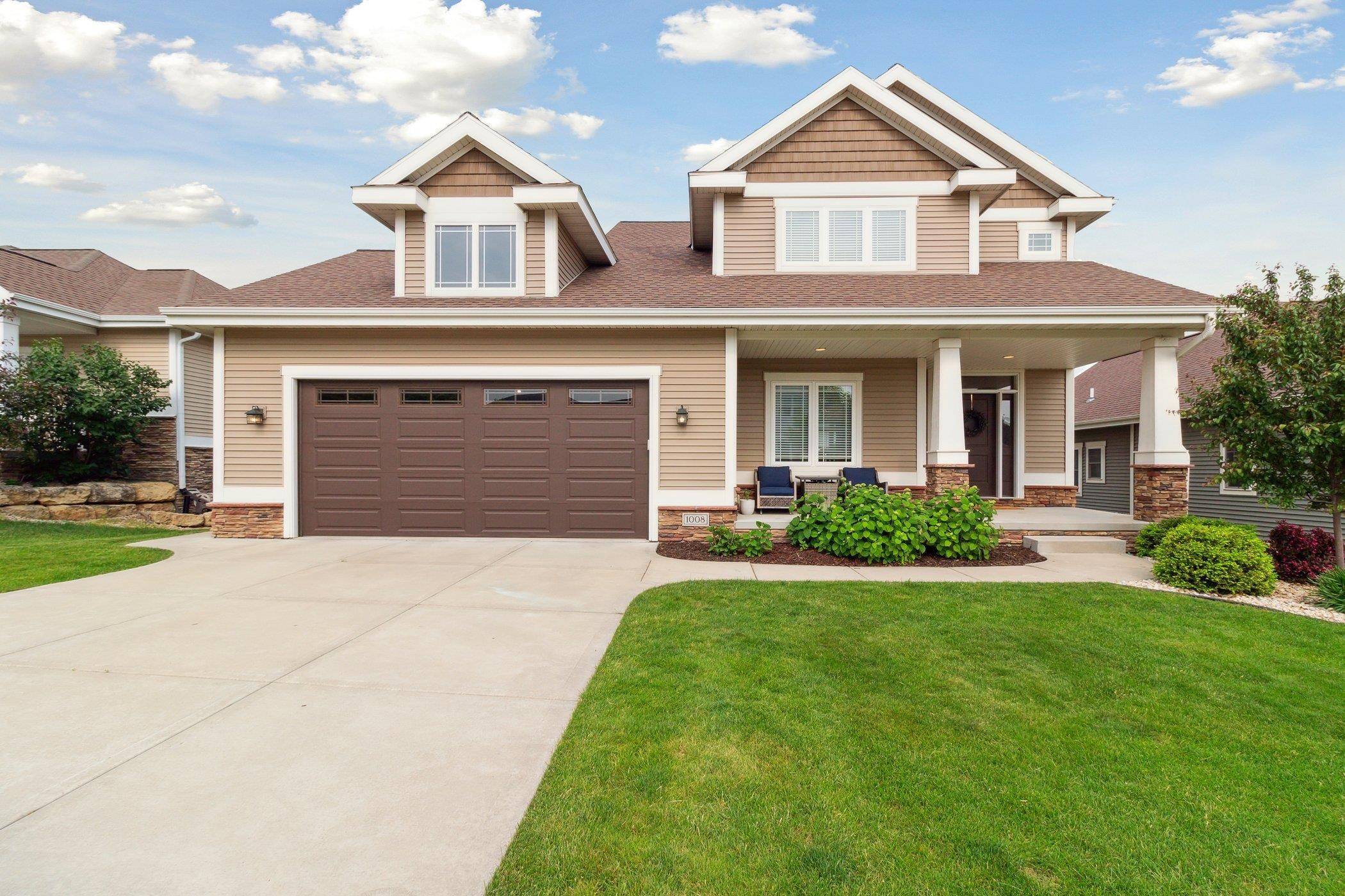 Waunakee, WI 53597,1008 TARA LN