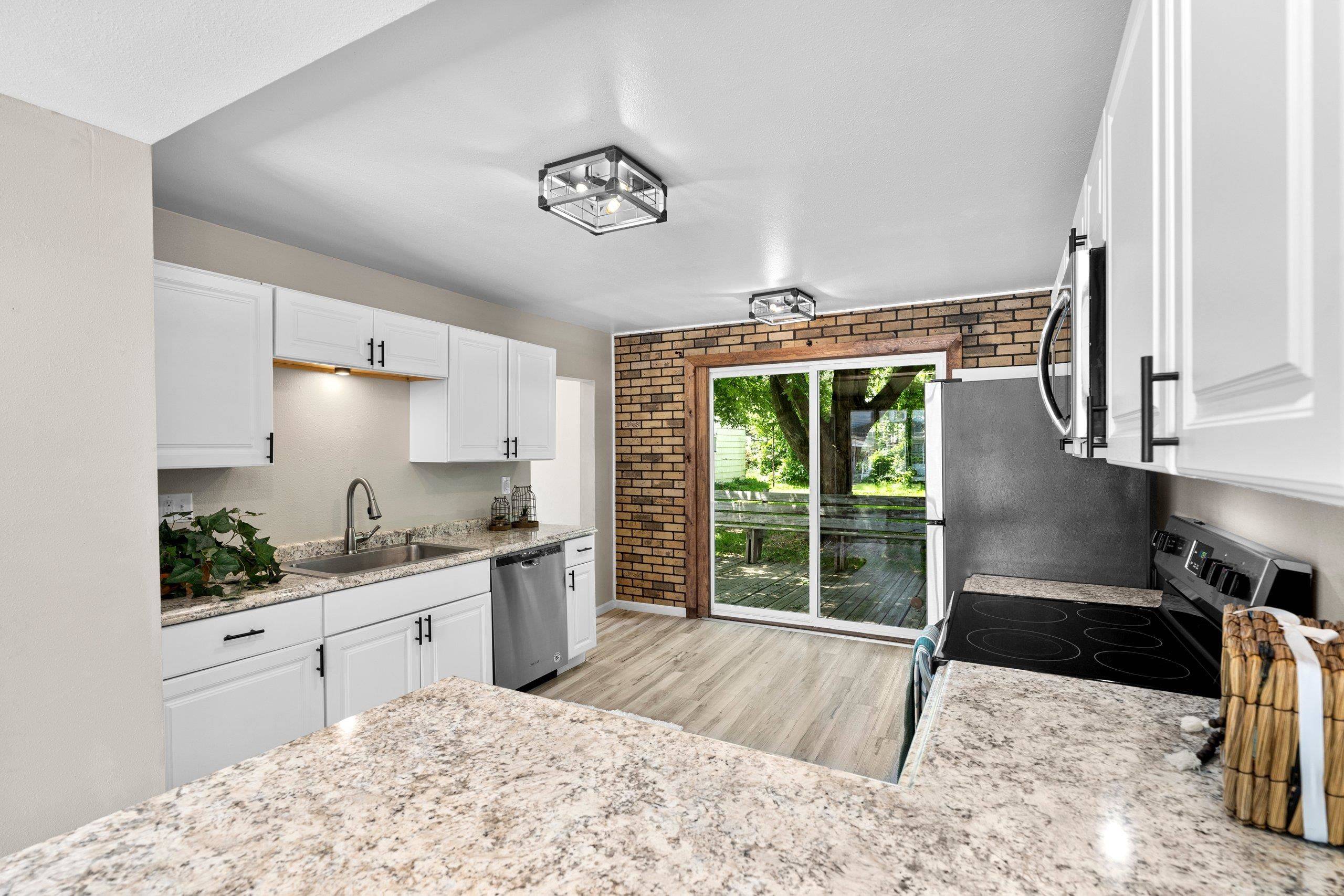 Kaukauna, WI 54130,907 LAWE ST