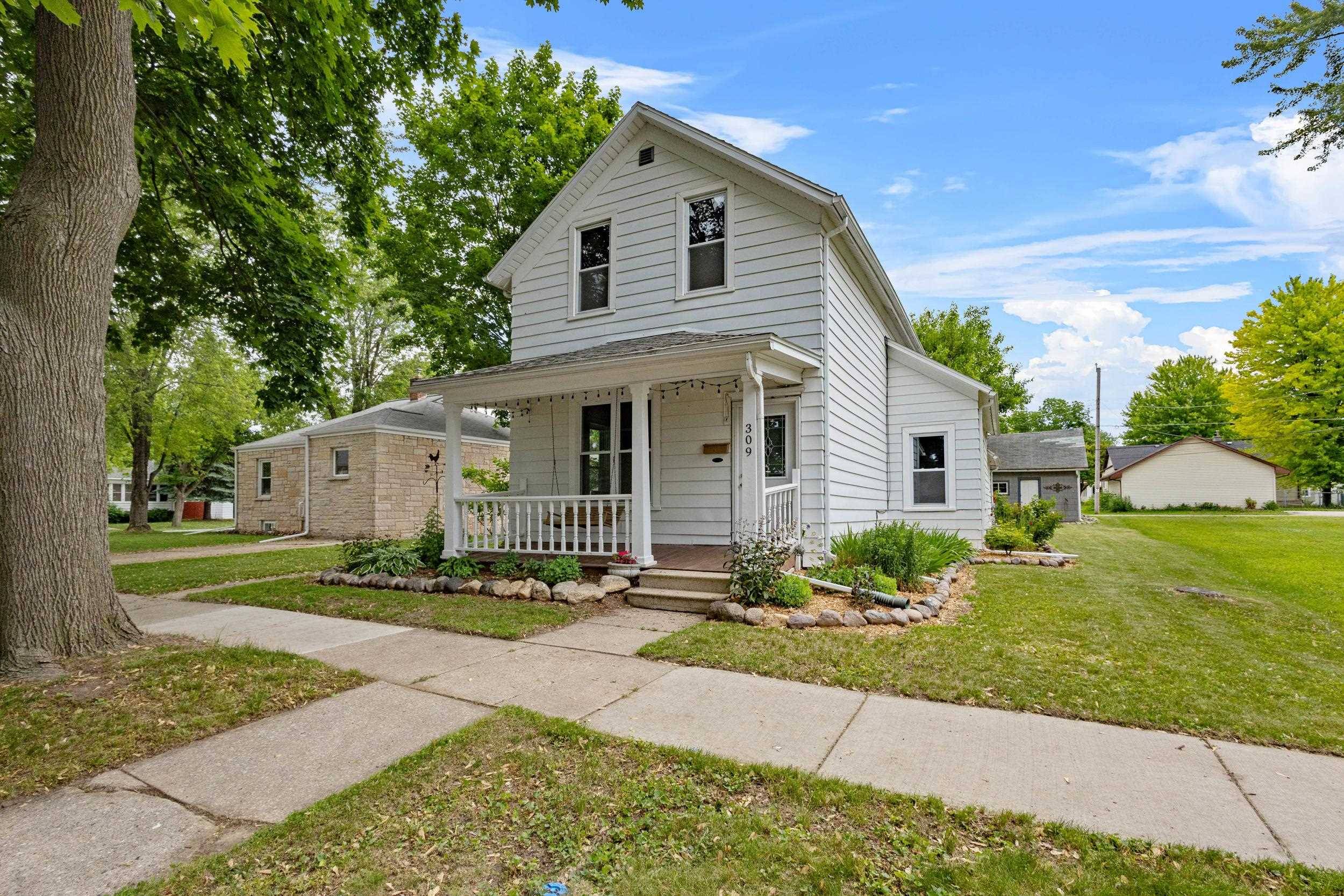 De Pere, WI 54115,309 S SUPERIOR ST