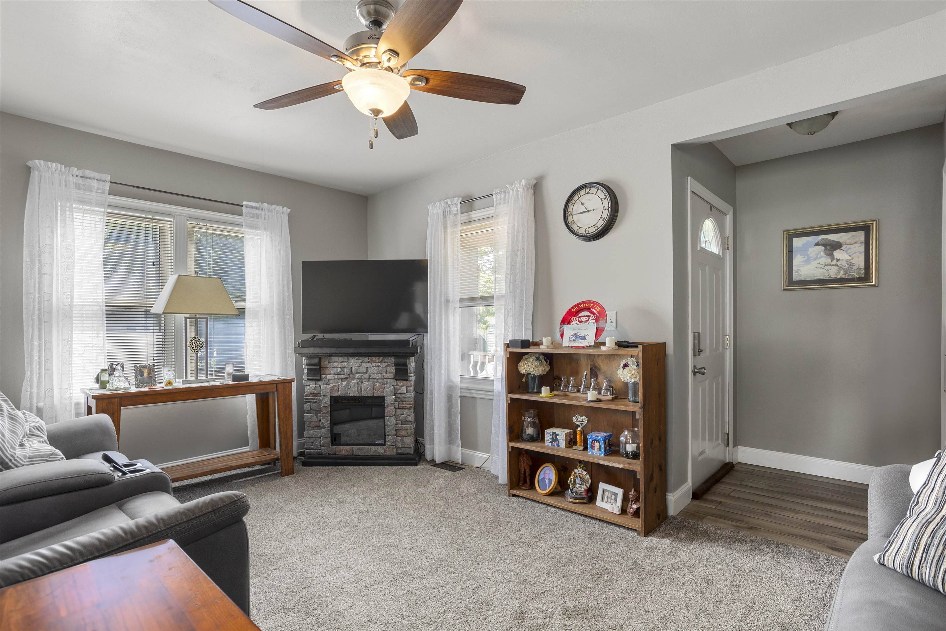 Appleton, WI 54915,902 E FREMONT ST