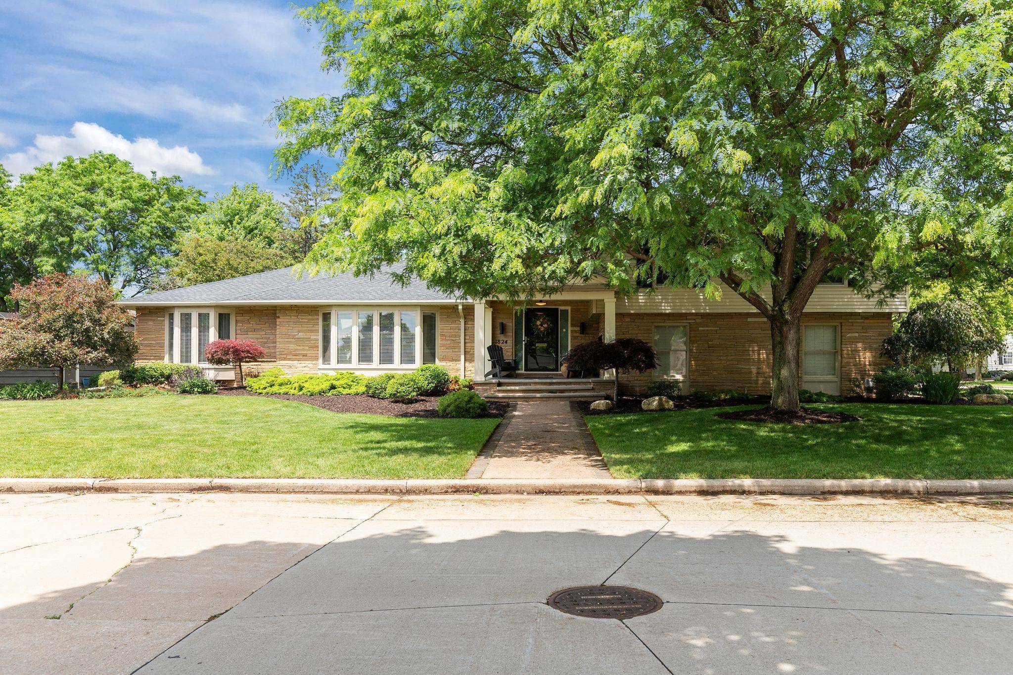 Appleton, WI 54914-5166,1824 W REID DR