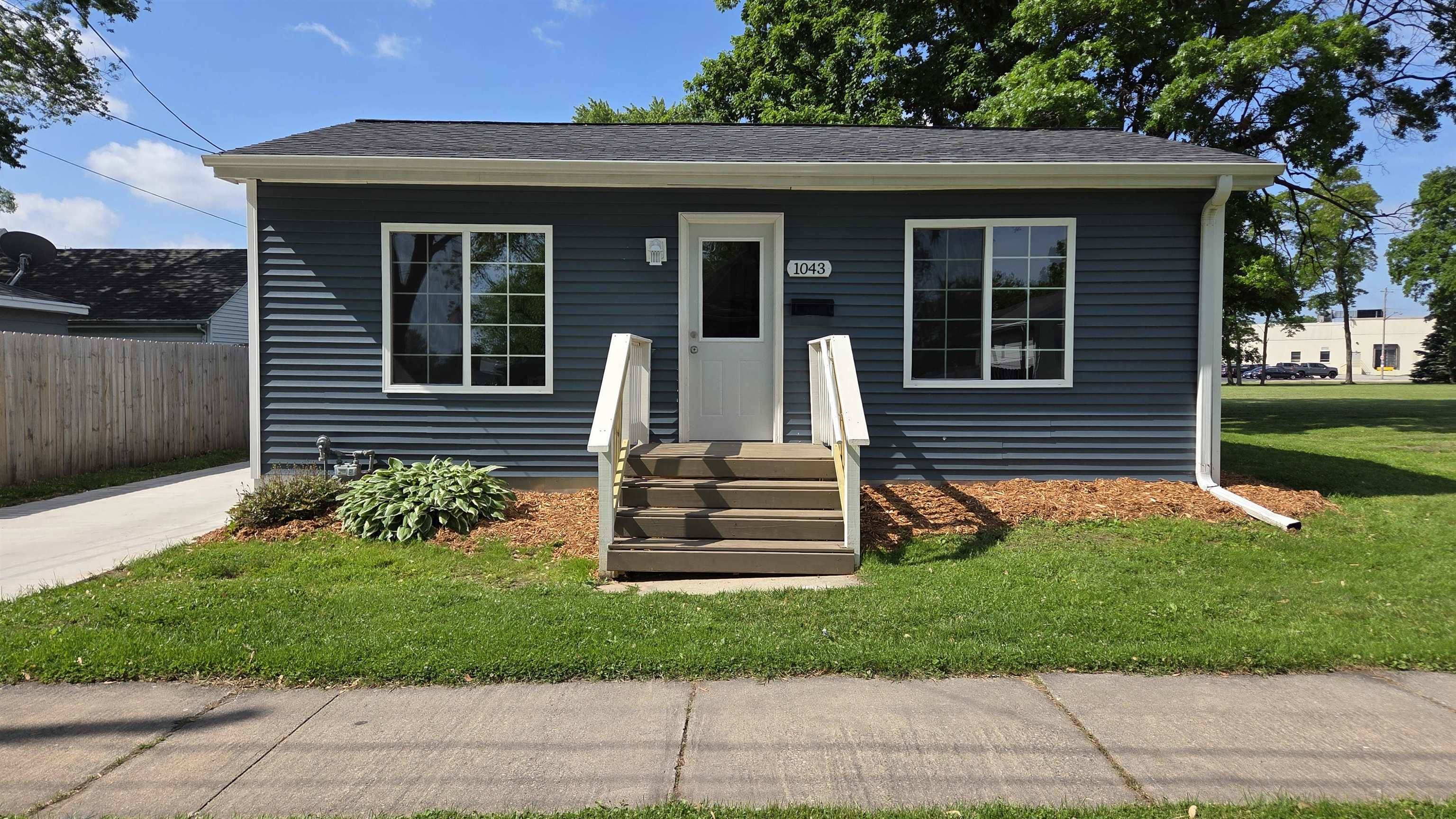 Green Bay, WI 54303,1043 WESTERN AVE