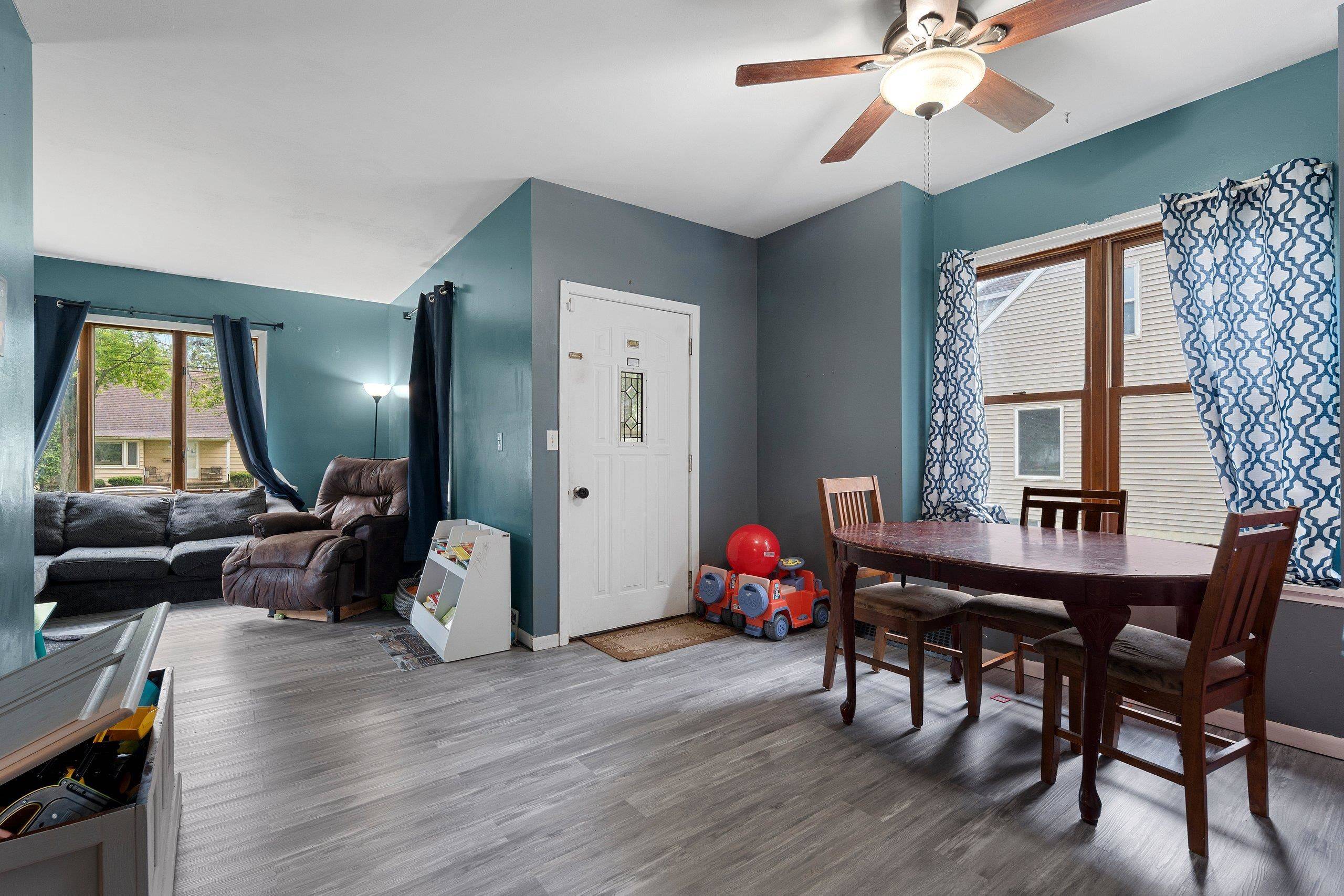 Appleton, WI 54914,1418 W WASHINGTON ST