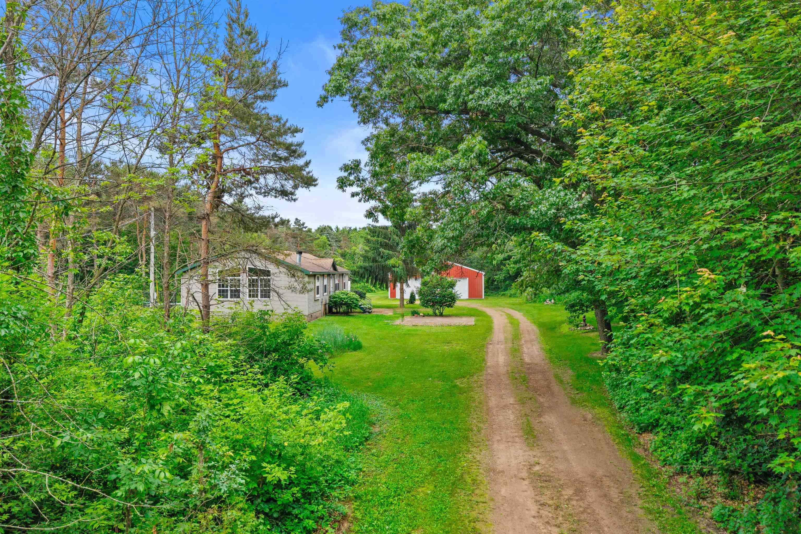 Almond, WI 54909,8401 4TH AVE