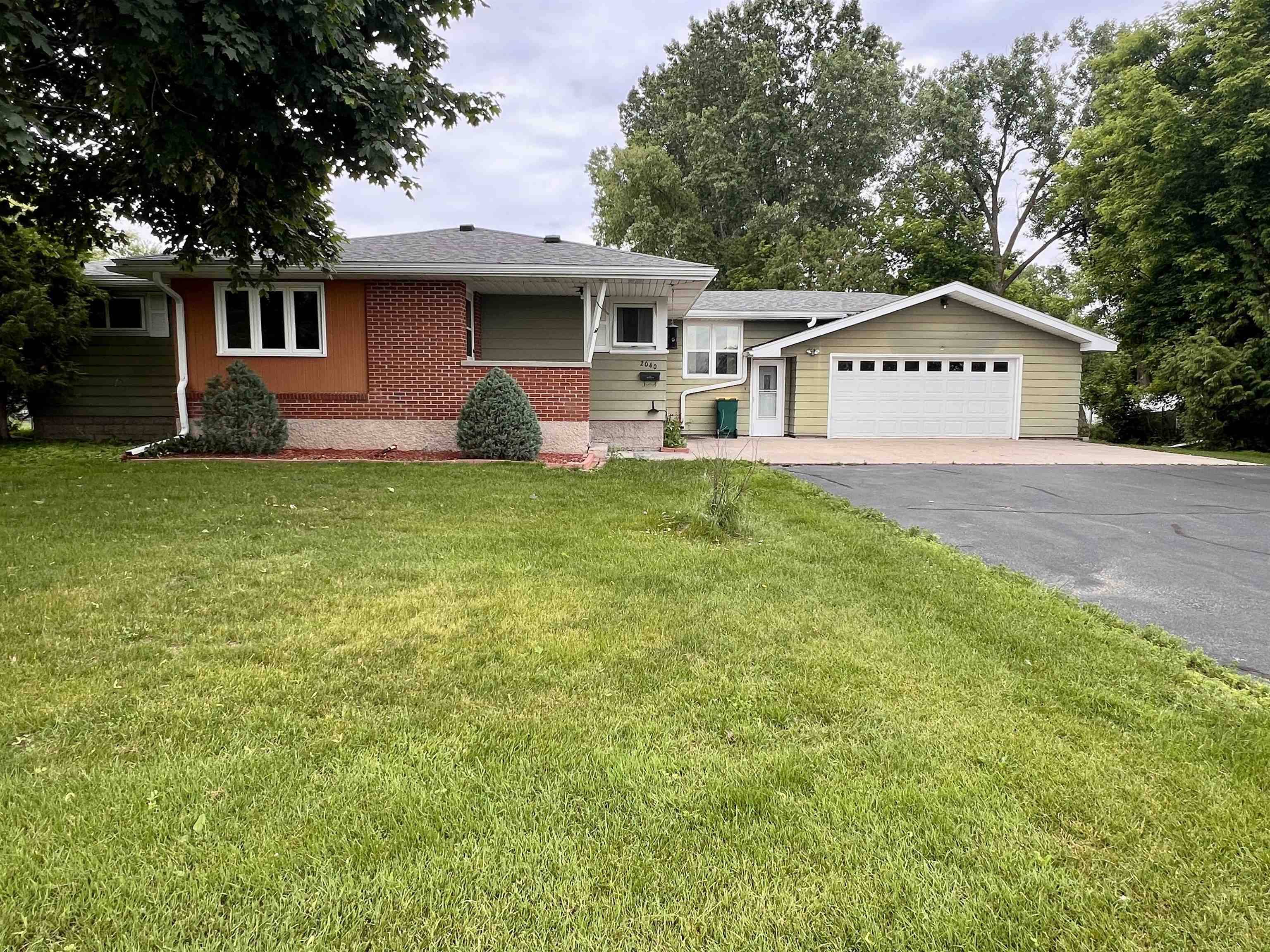 Marinette, WI 54143,2040 10TH ST
