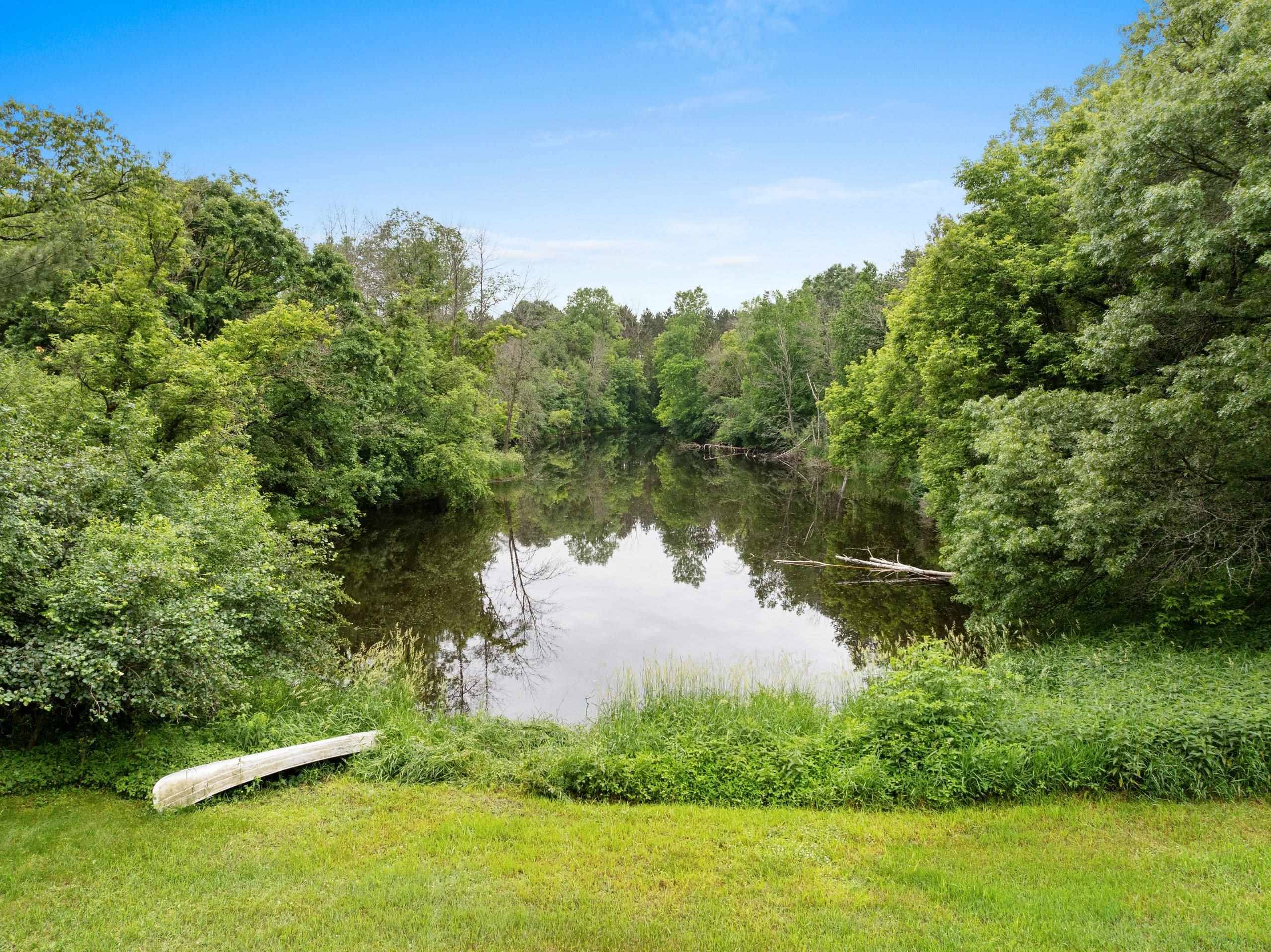 Waupaca, WI 54981,11004 DURANT RD
