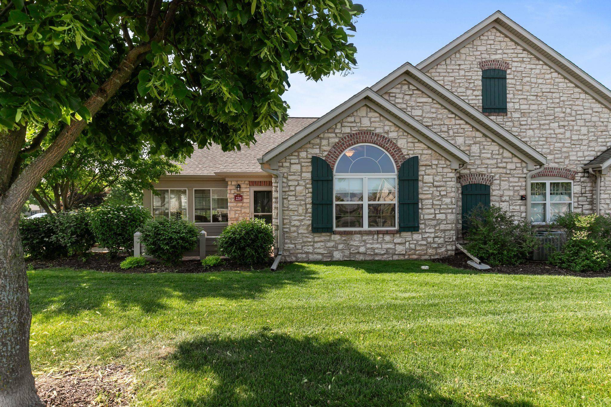 Appleton, WI 54913,2215 E TUSCANY WAY #62