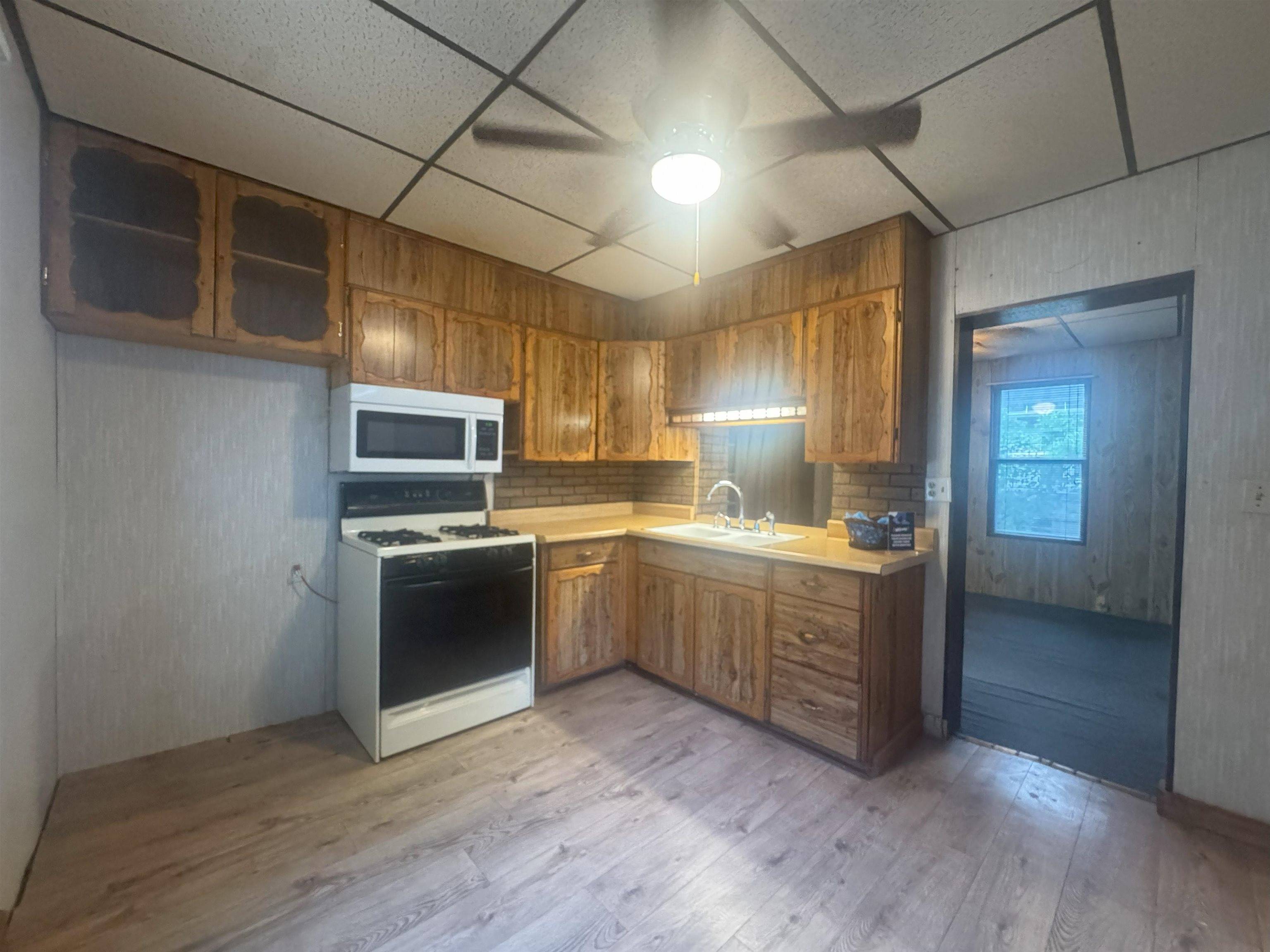 Fond Du Lac, WI 54935,147 EVERETT ST
