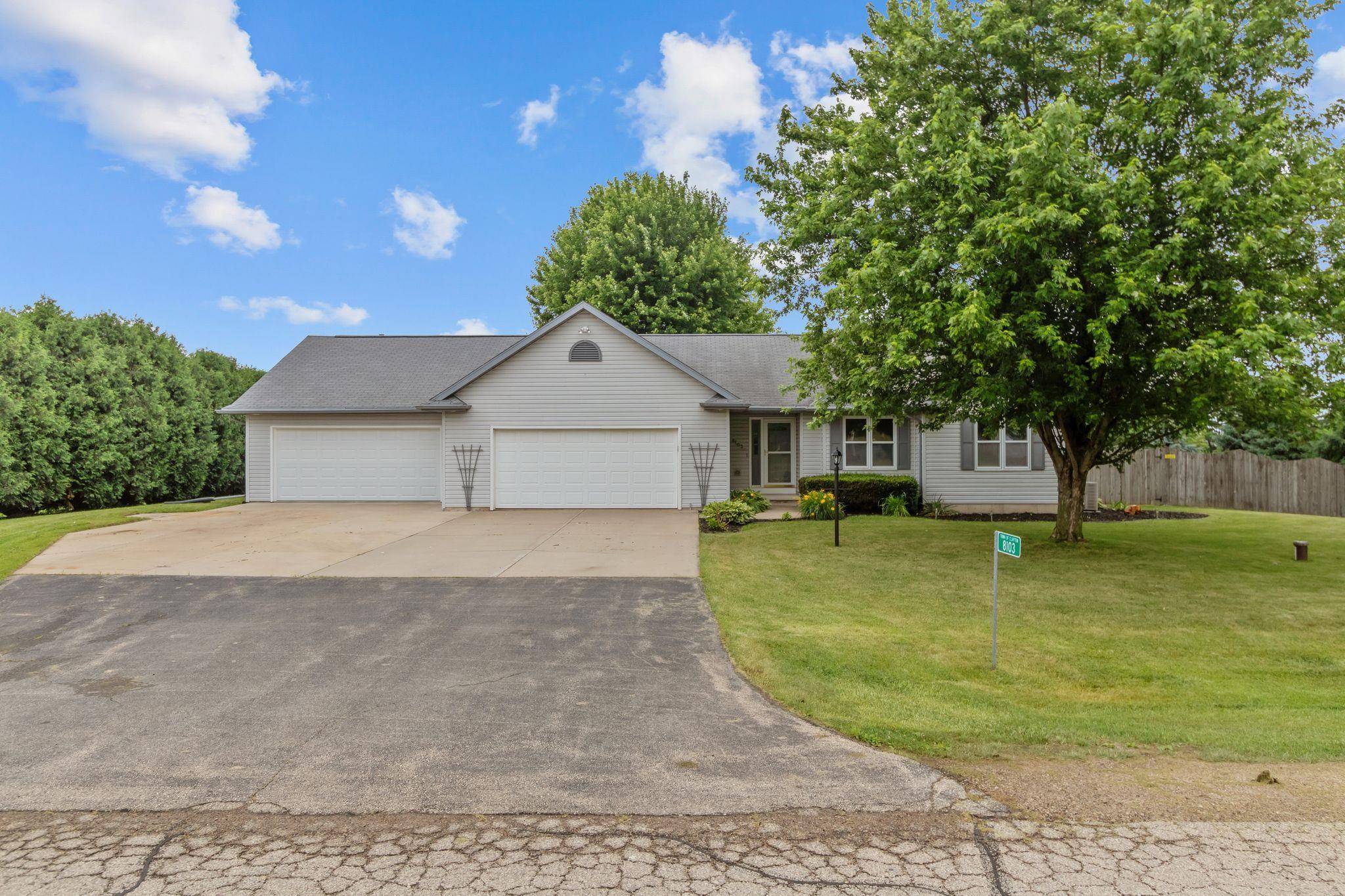Neenah, WI 54956-9634,8103 GALAXY DR