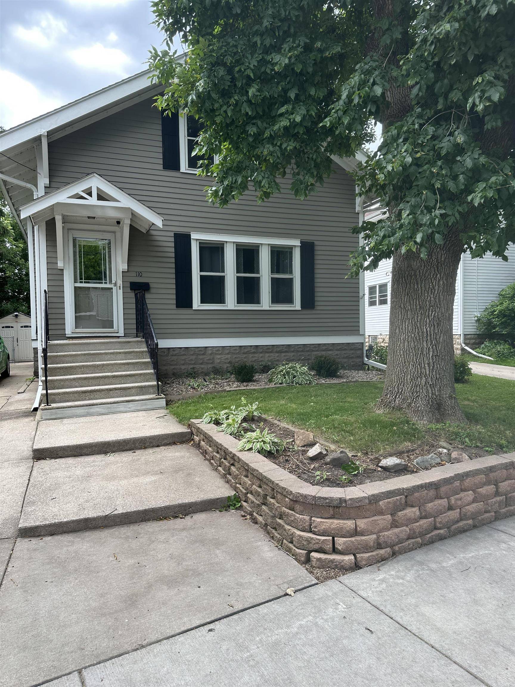 Oshkosh, WI 54901-5220,110 BOWEN ST