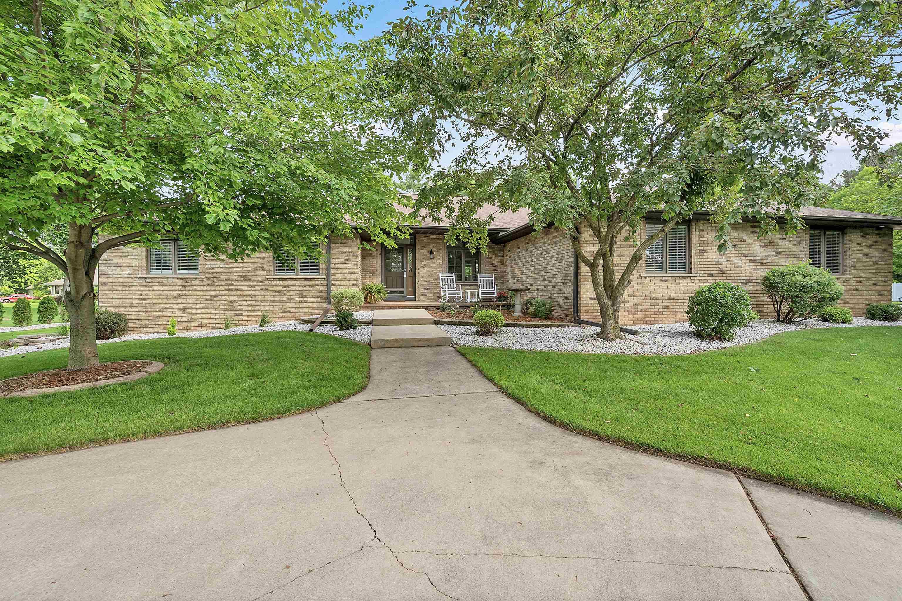 Green Bay, WI 54311-7769,470 EARNHARDT CT