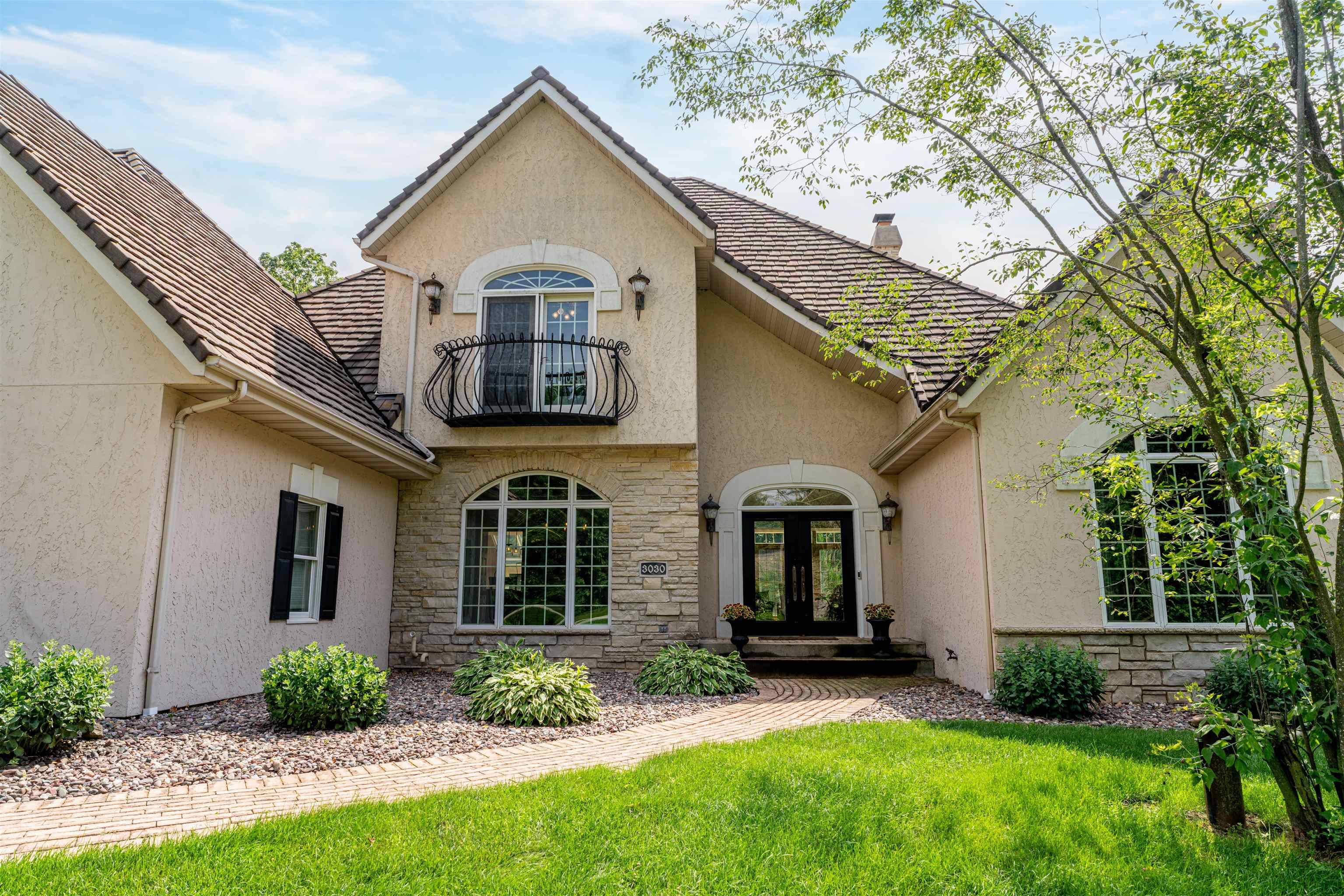 Neenah, WI 54956,3030 WINDFIELD DR