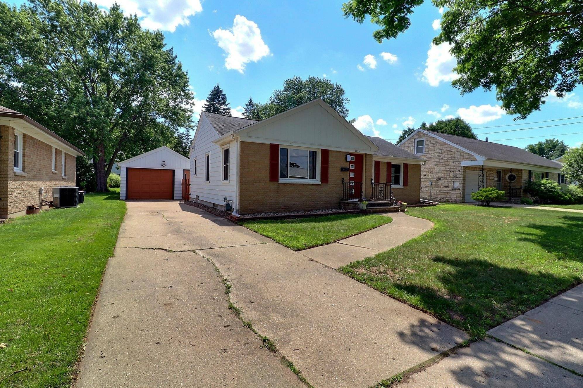 Green Bay, WI 54303,1135 OREGON ST
