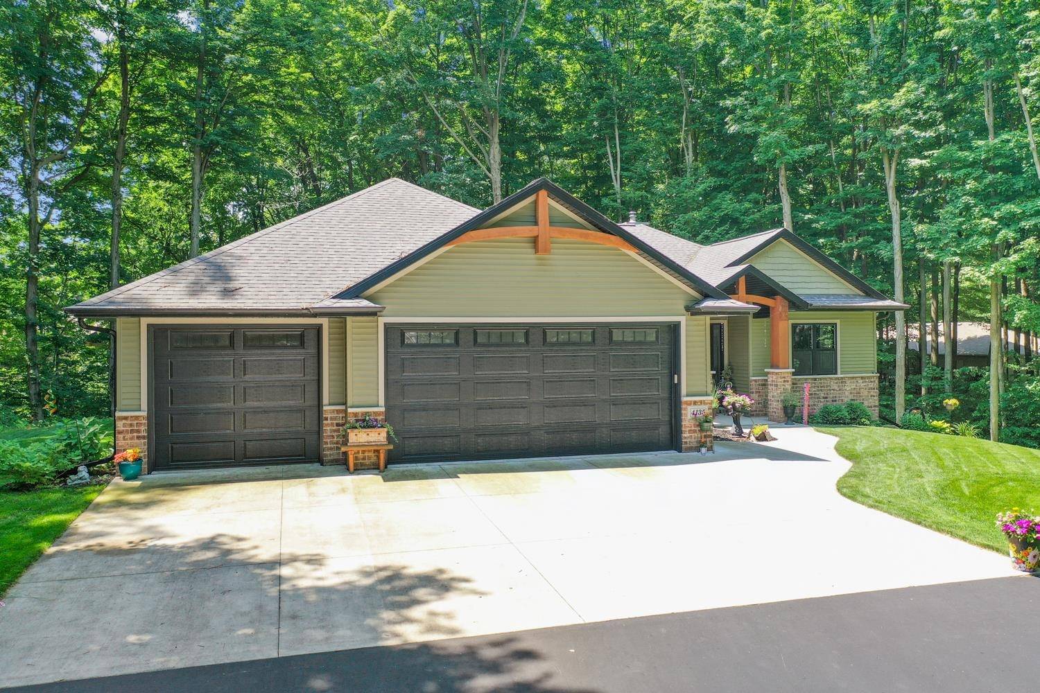 New Franken, WI 54229-9473,4135 DON CIR
