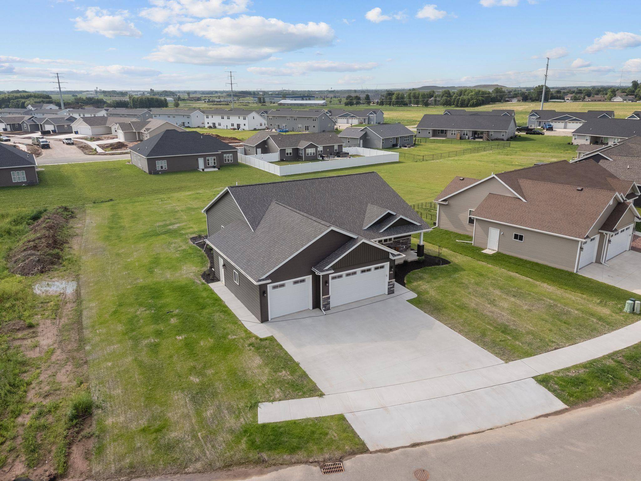 Appleton, WI 54913,5702 N YOSEMITE LN