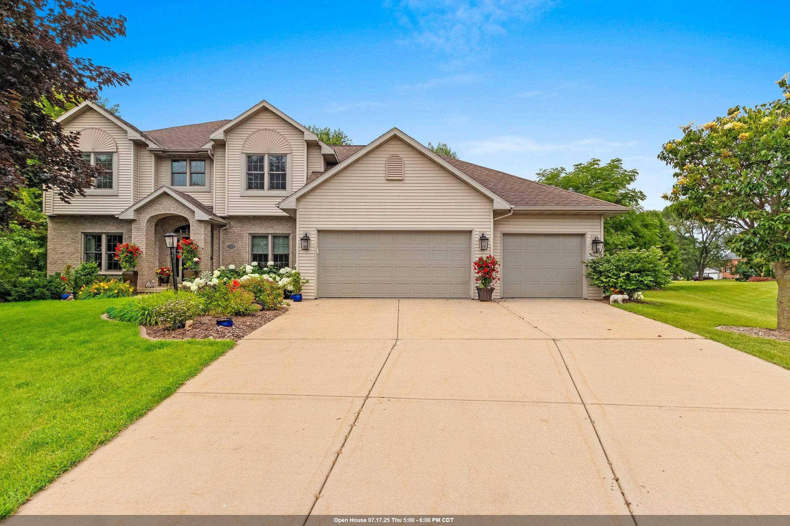 De Pere, WI 54115-7615,1108 HOKS RIDGE LN