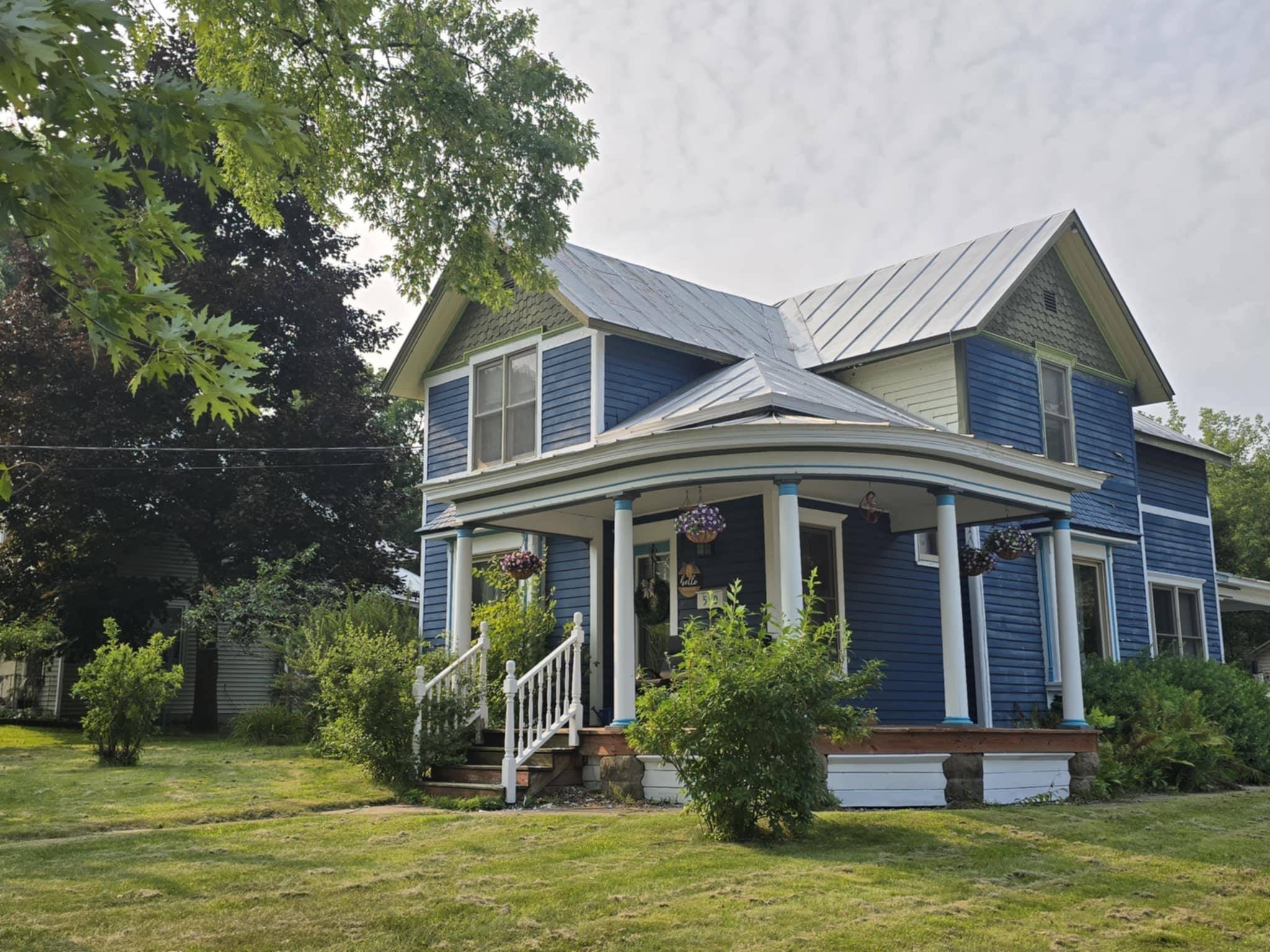 Waupaca, WI 54981,510 W FULTON ST