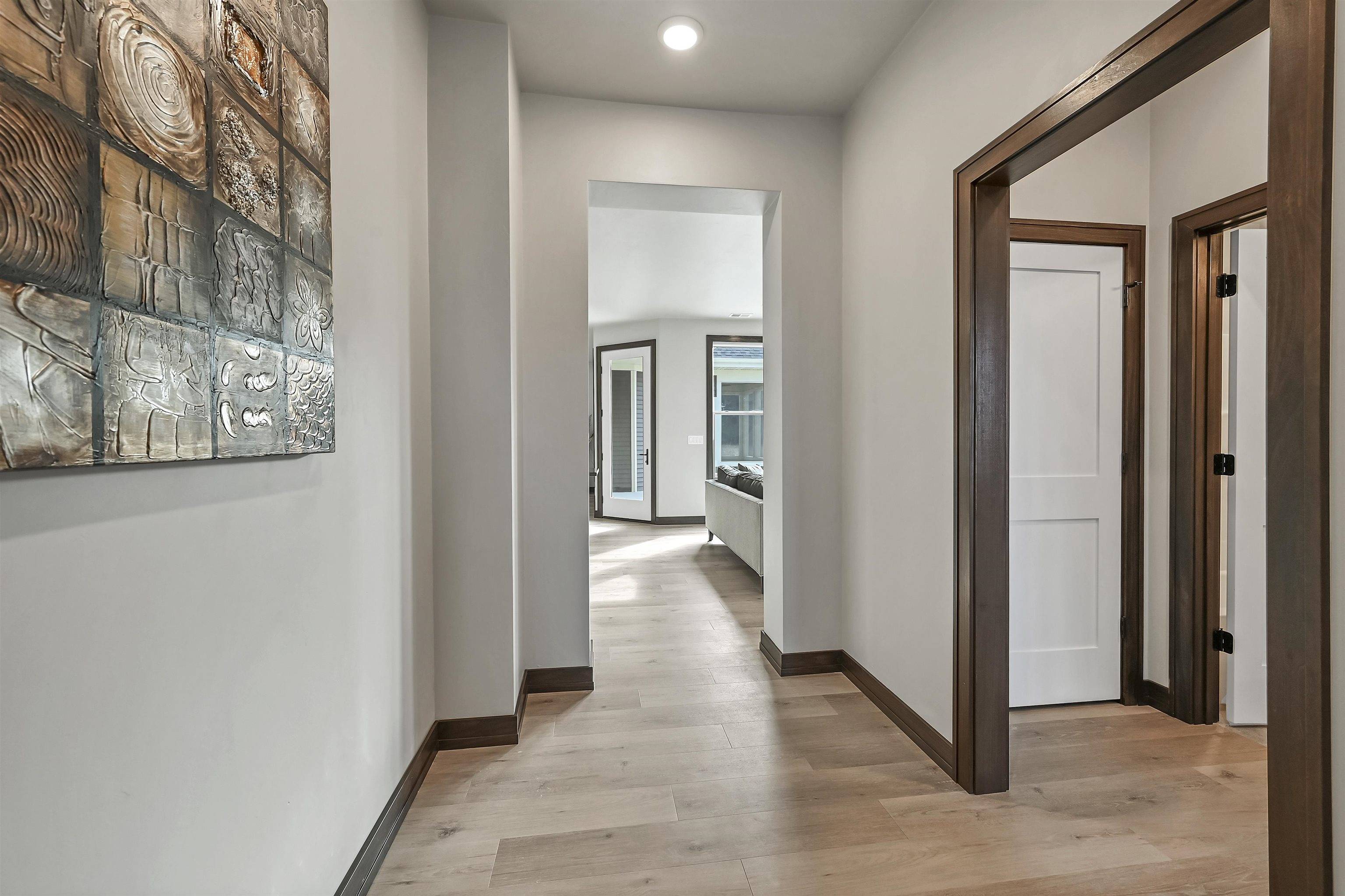 Menasha, WI 54153,895 BLACK SWAN DR