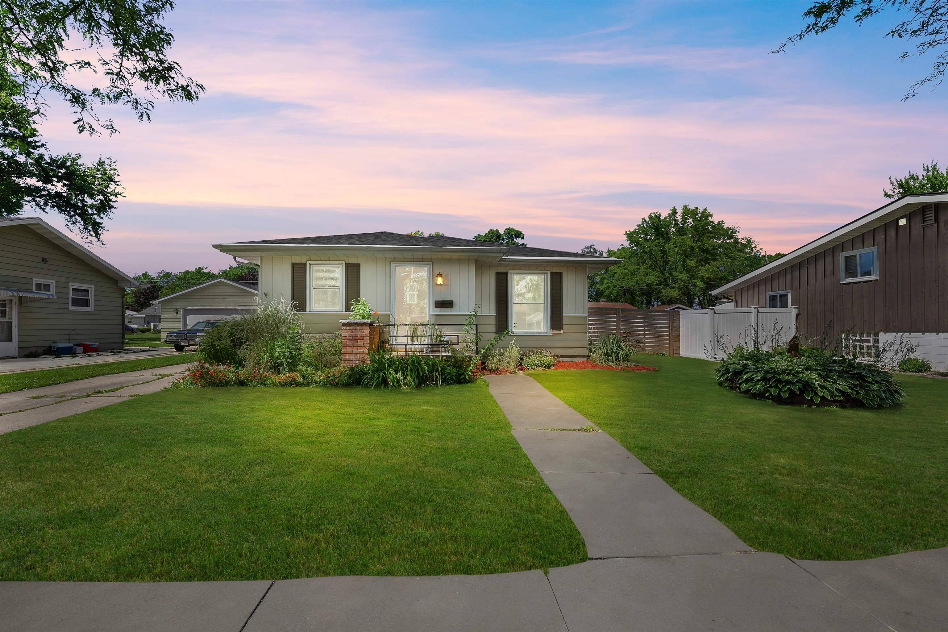 Fond Du Lac, WI 54935,485 E BANK ST