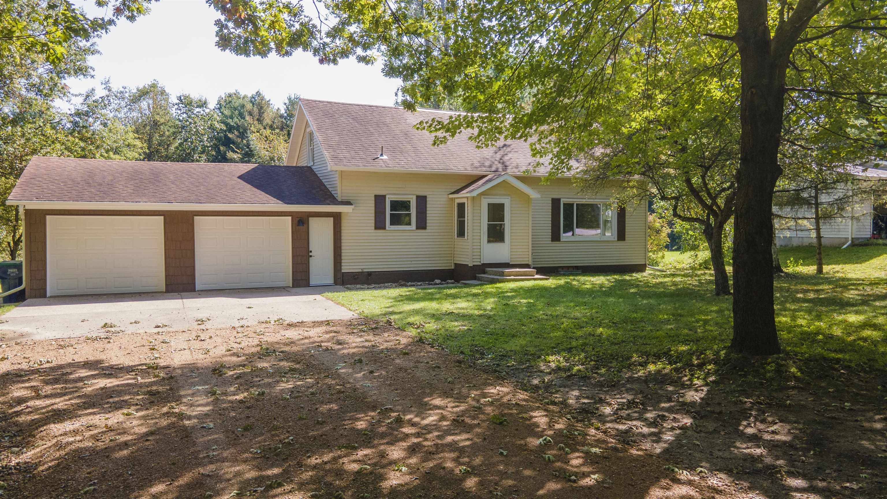 Waupaca, WI 54981,E2059 N WESTGATE ACRES RD