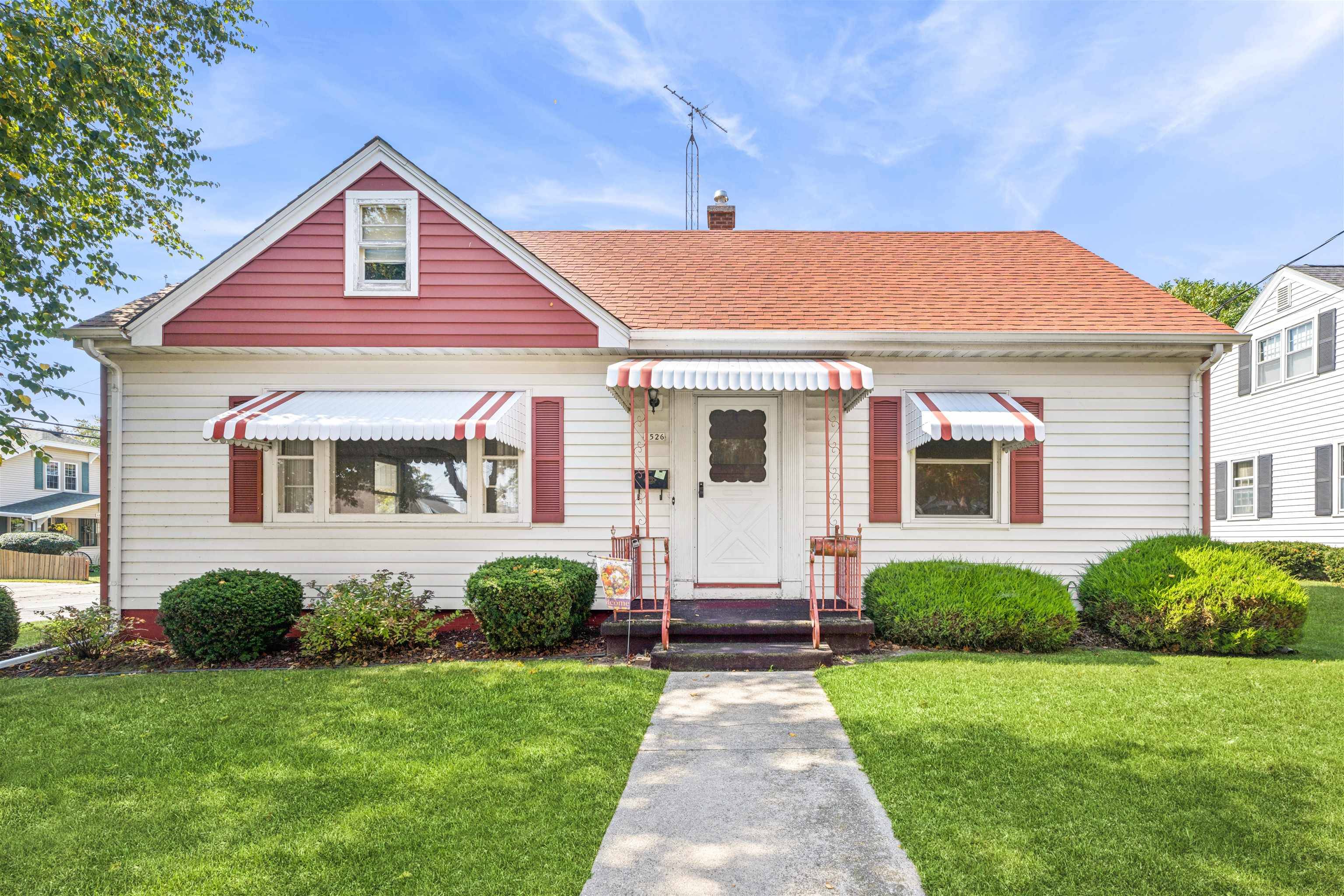 Manitowoc, WI 54220,1526 S 12TH ST