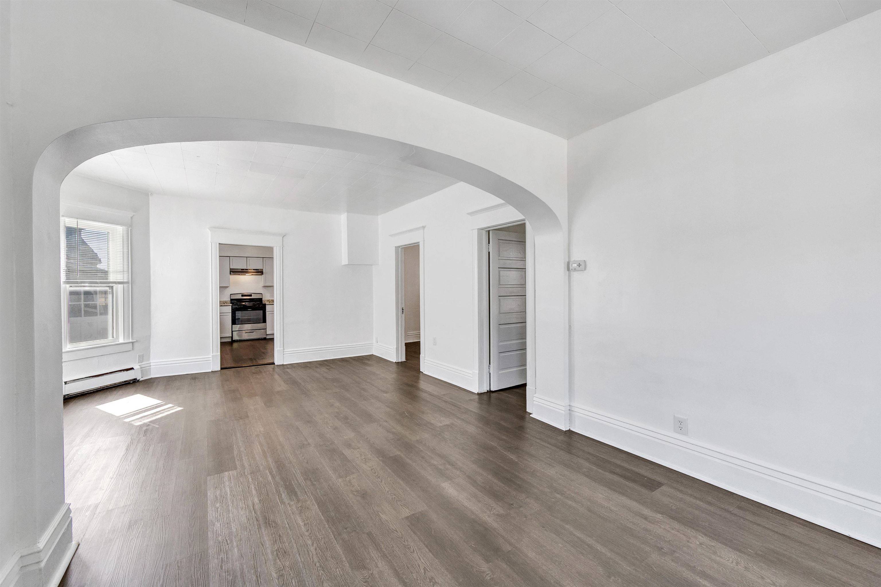 Green Bay, WI 54303,817 CORA ST