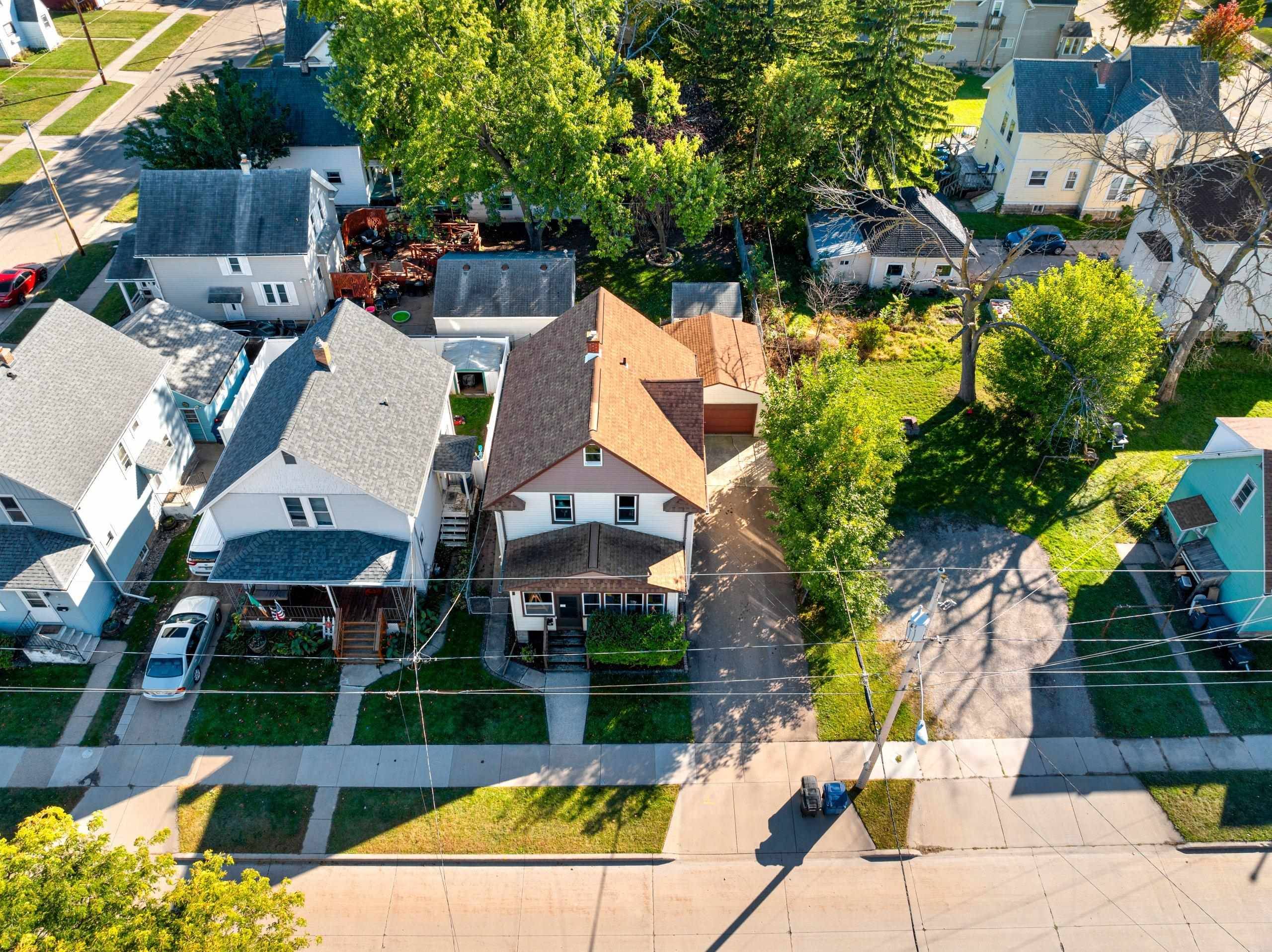 Oshkosh, WI 54901,15 E NEVADA AVE