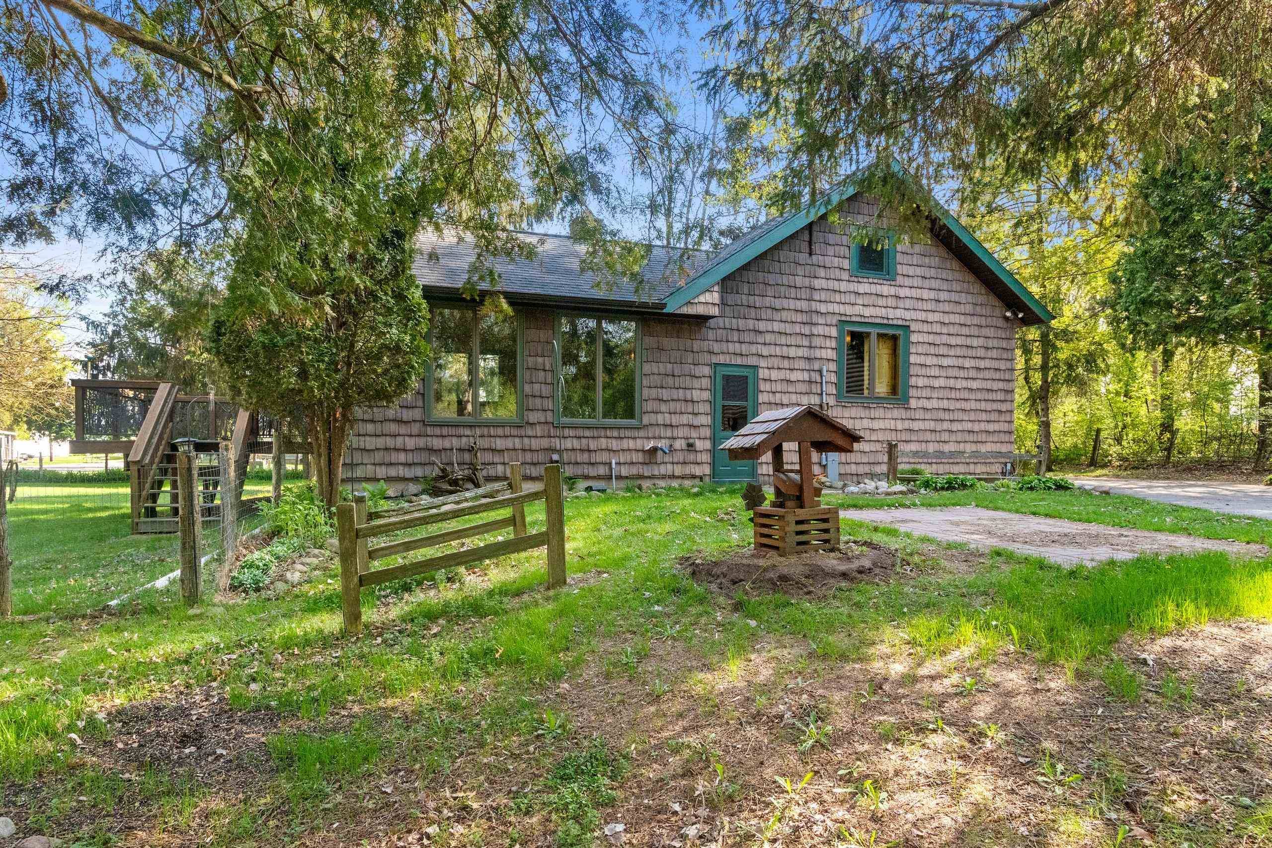 Shawano, WI 54166,W5424 NORTH SHORE DR