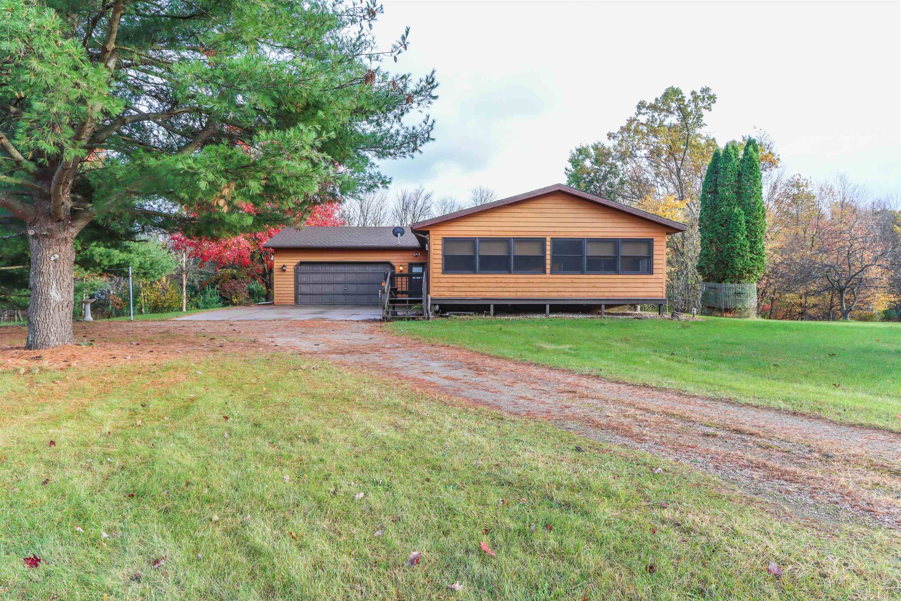 Waupaca, WI 54981,N1074 COUNTY HIGHWAY E