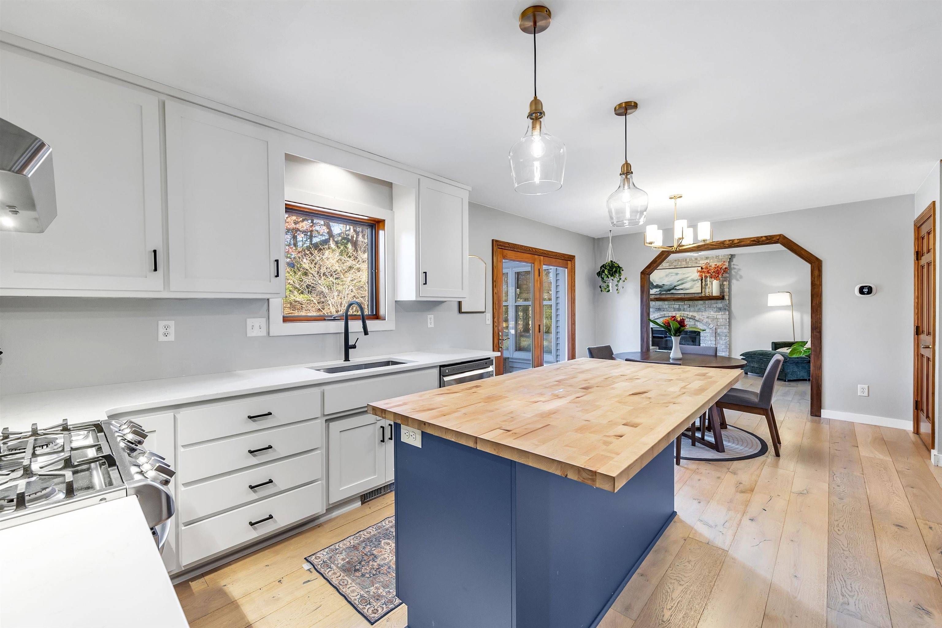 Green Bay, WI 54313-9305,2074 BRADBURY LN