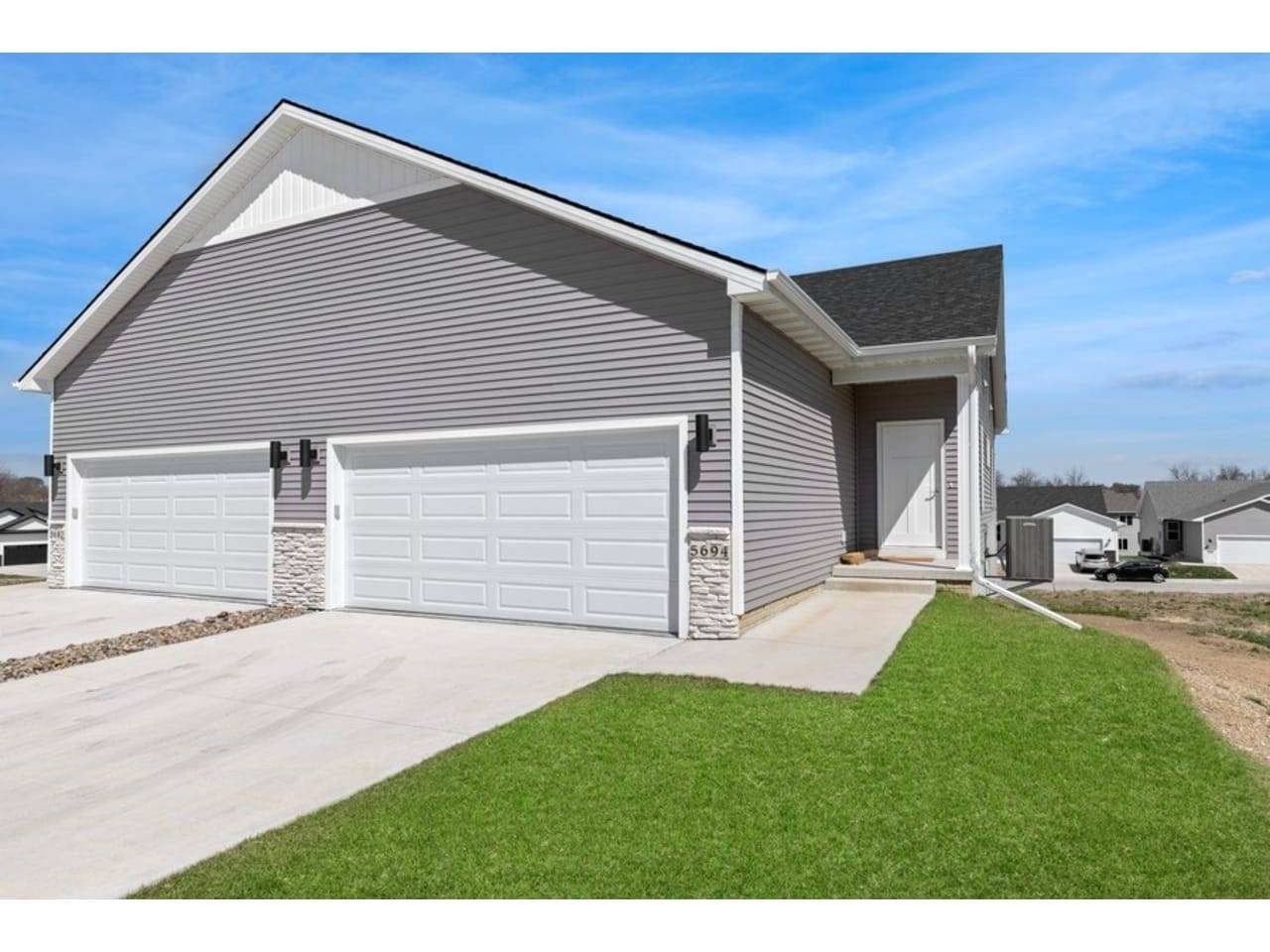 Pleasant Hill, IA 50327,5694 Ponderosa Drive