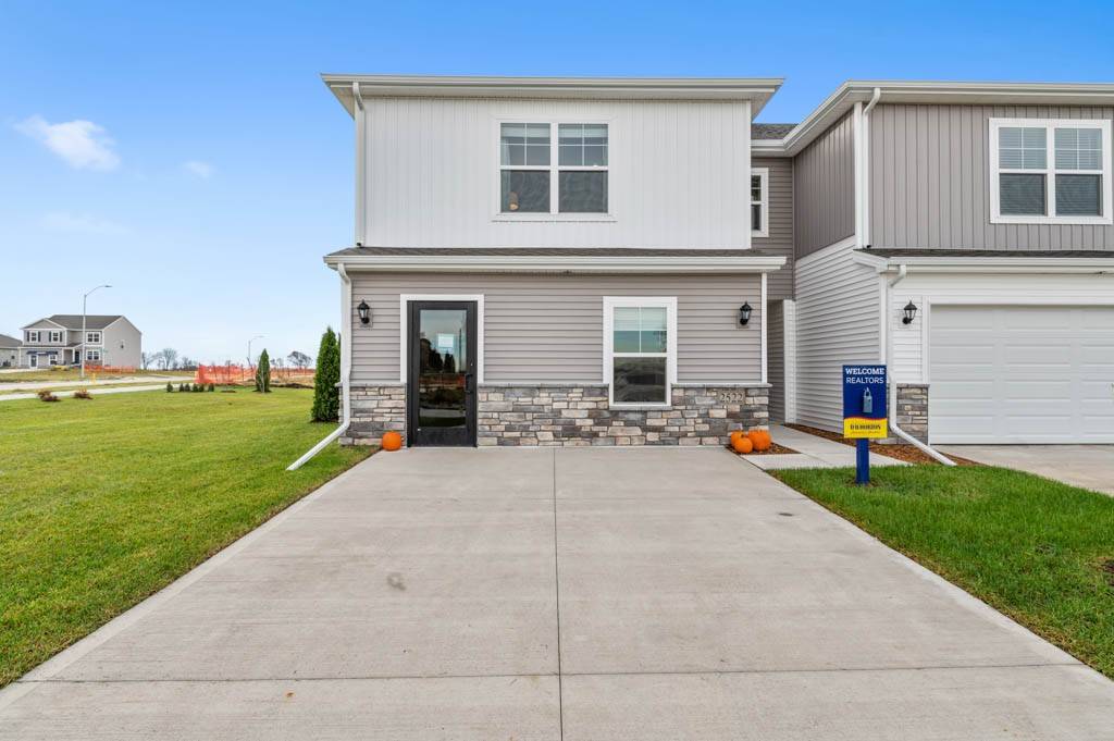 West Des Moines, IA 50265,2522 SE Morningdew Drive