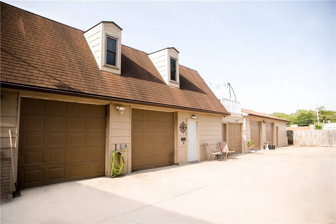 Des Moines, IA 50313,1421 E Madison Avenue