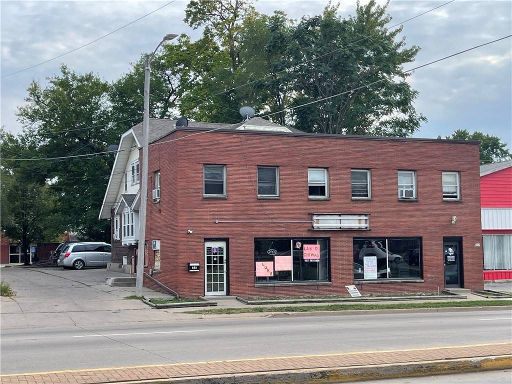 Des Moines, IA 50316,833 E University Avenue