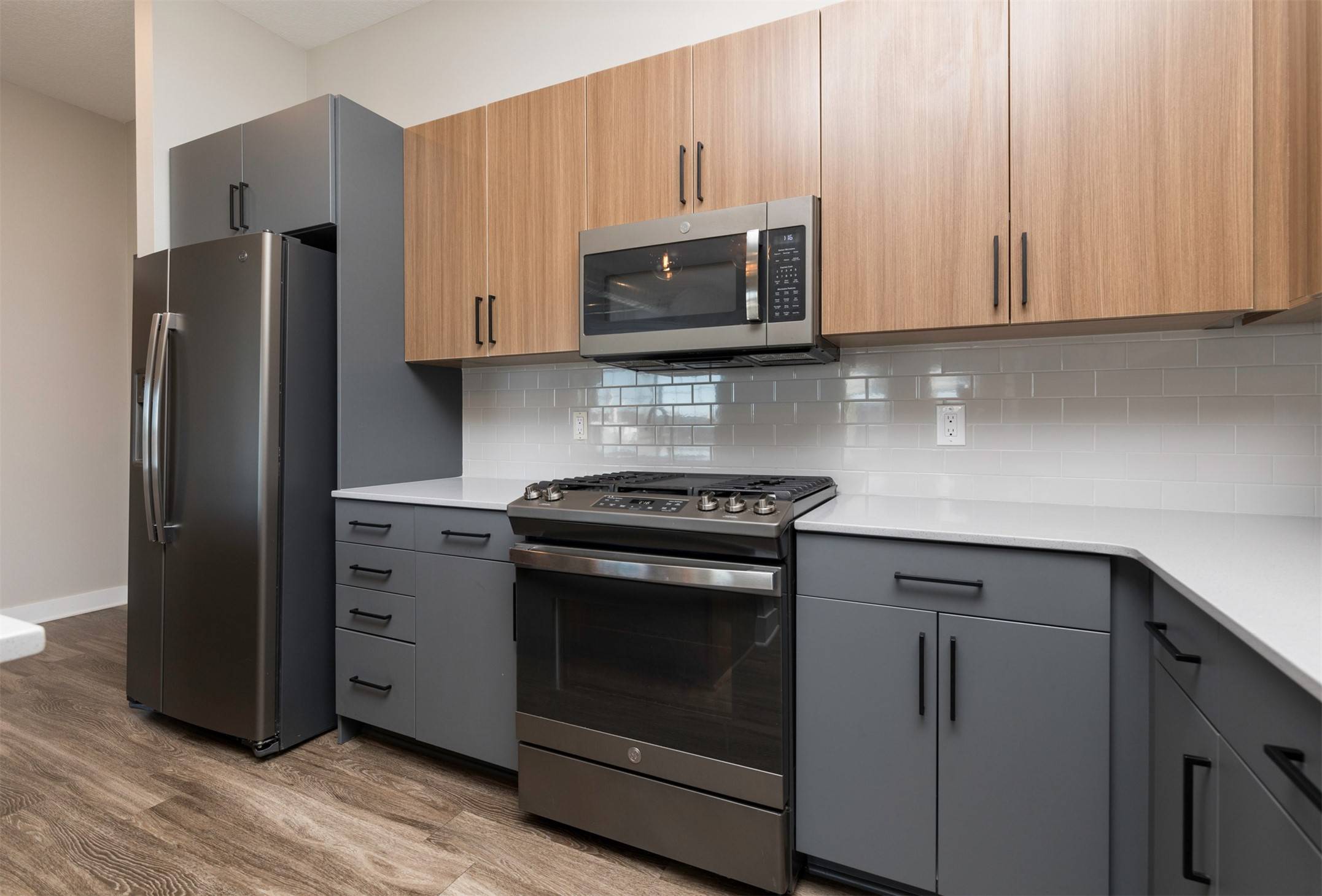 Des Moines, IA 50309,400 SW 7th Street #304