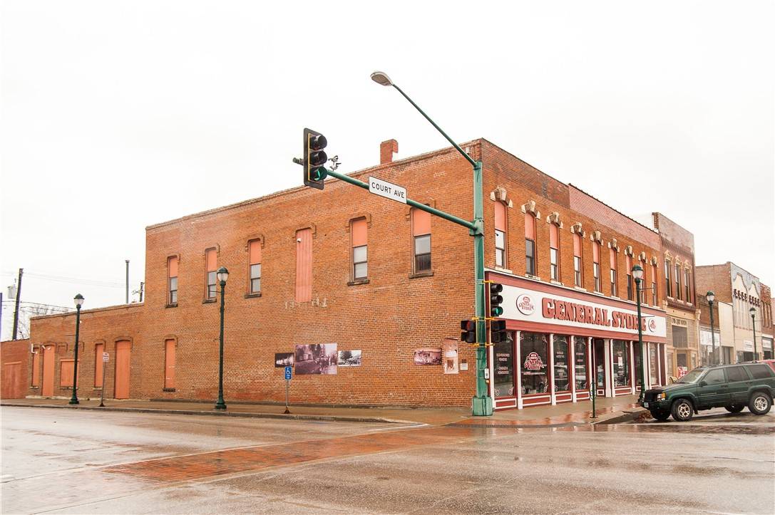 Winterset, IA 50273,70 E Court Avenue