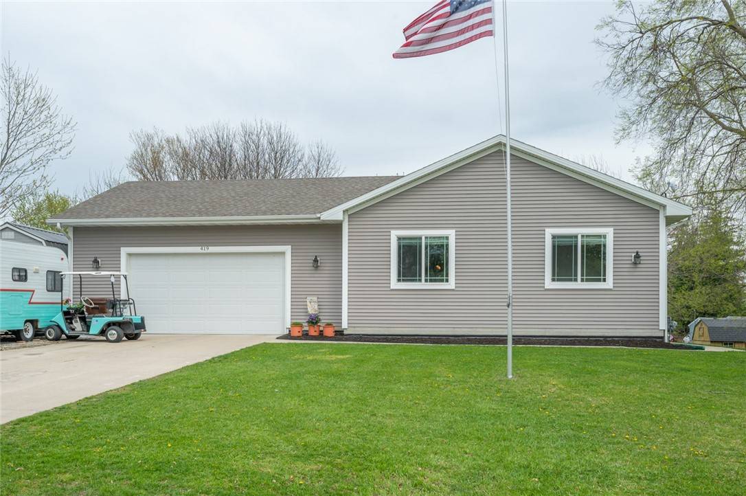 Maxwell, IA 50161,419 Ashford Street