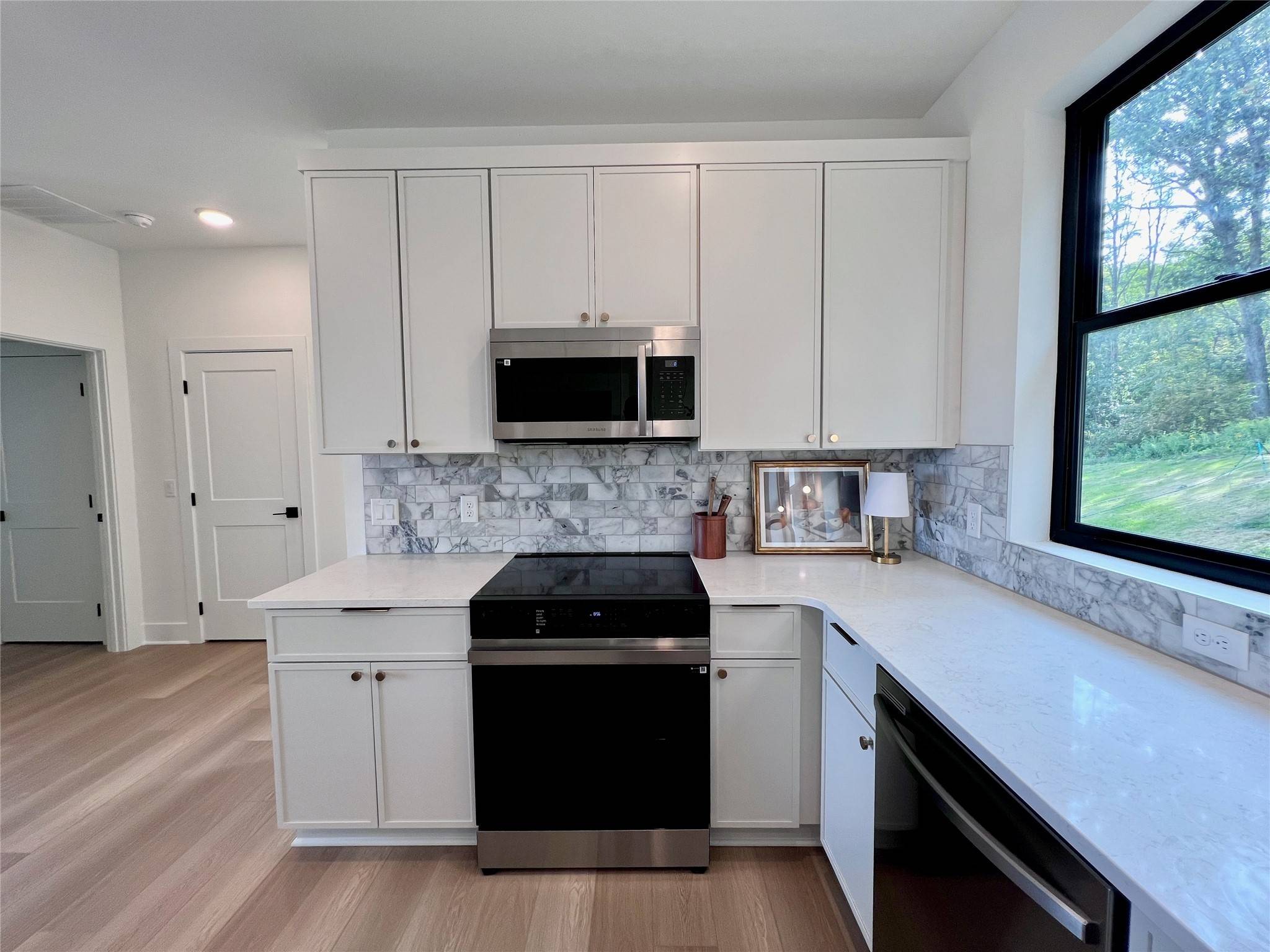 Des Moines, IA 50315,1328 Thomas Beck Road #32