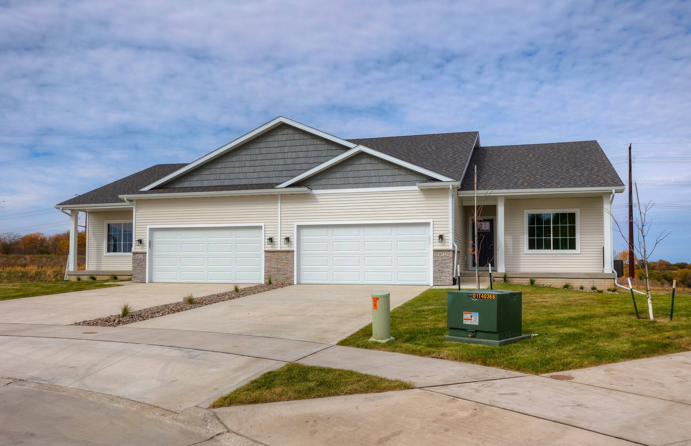 Urbandale, IA 50111,16723 Walnut Meadows Circle