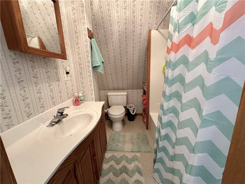 Brooklyn, IA 52211,1126 Lakeshore Drive