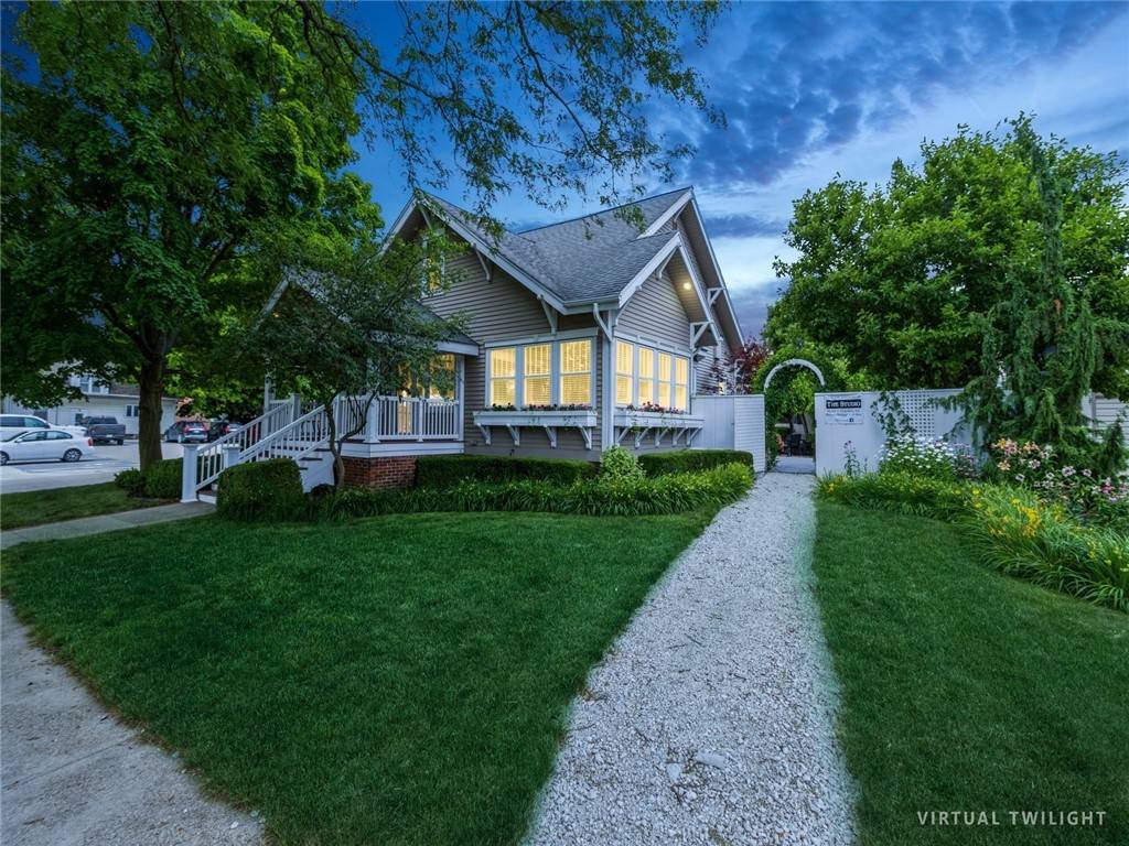 Indianola, IA 50125,104 W 1st Avenue