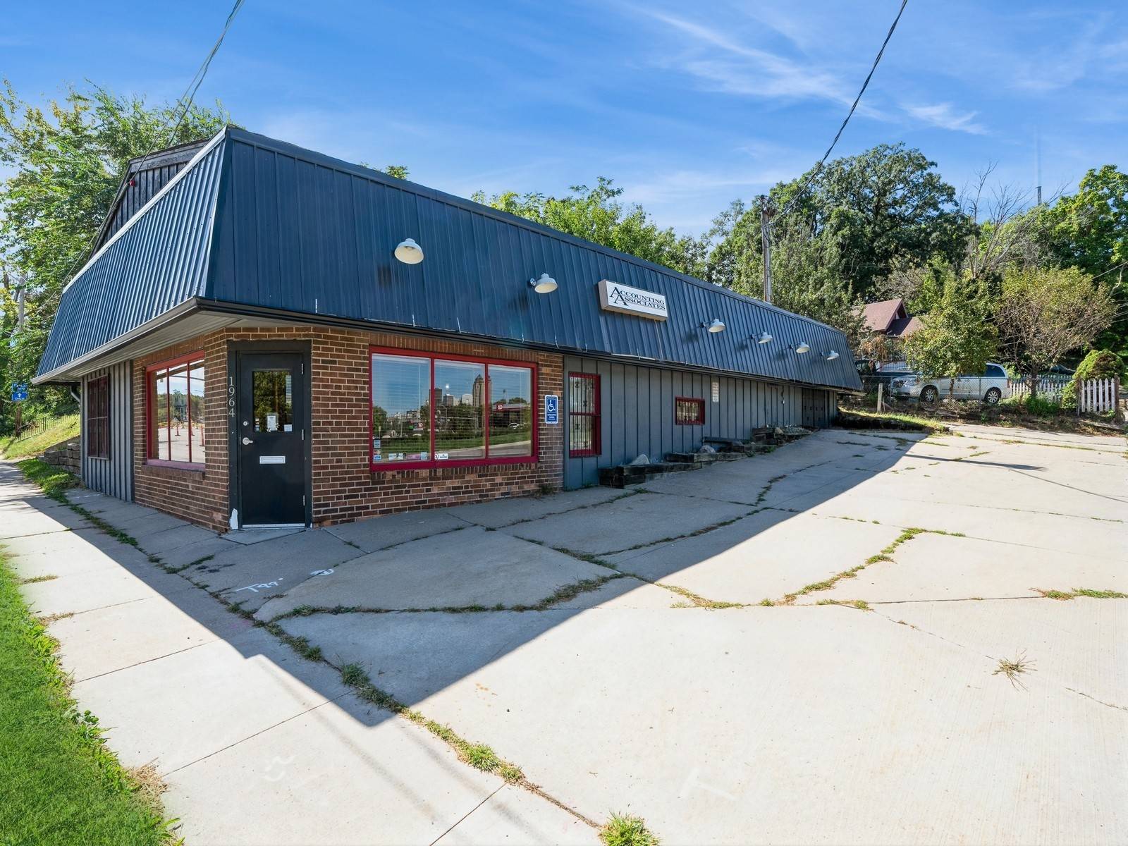 Des Moines, IA 50315,1964 Indianola Avenue