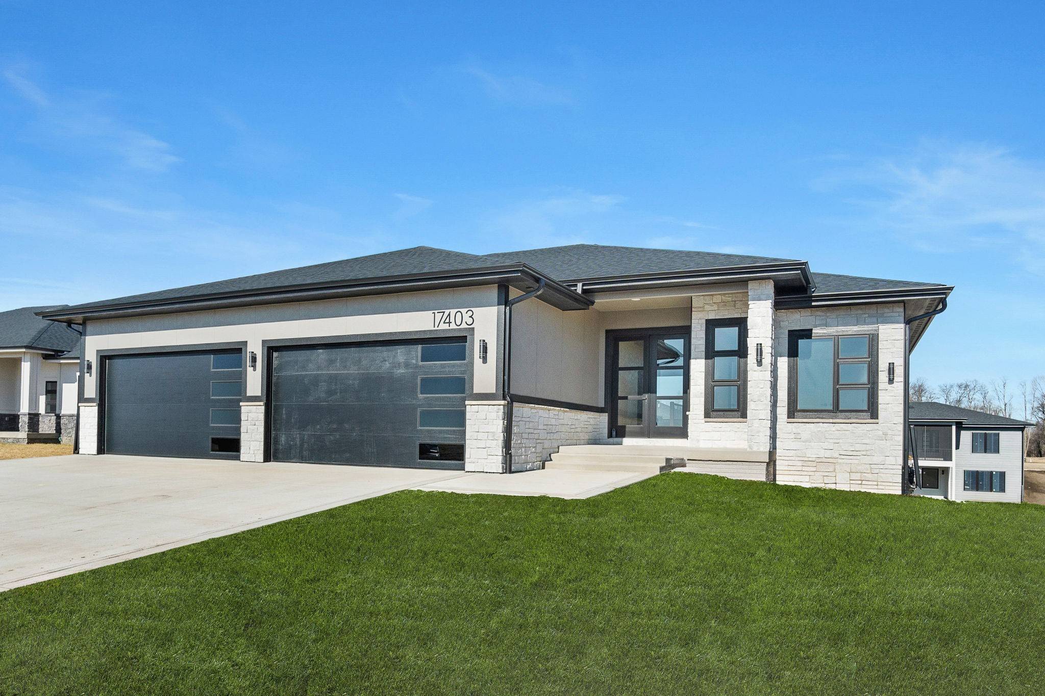 Urbandale, IA 50323,17403 N Valley Drive