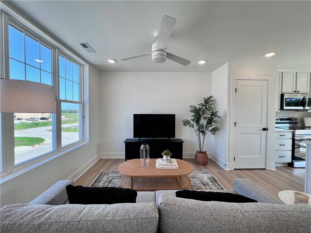 Urbandale, IA 50323,4416 154th Street
