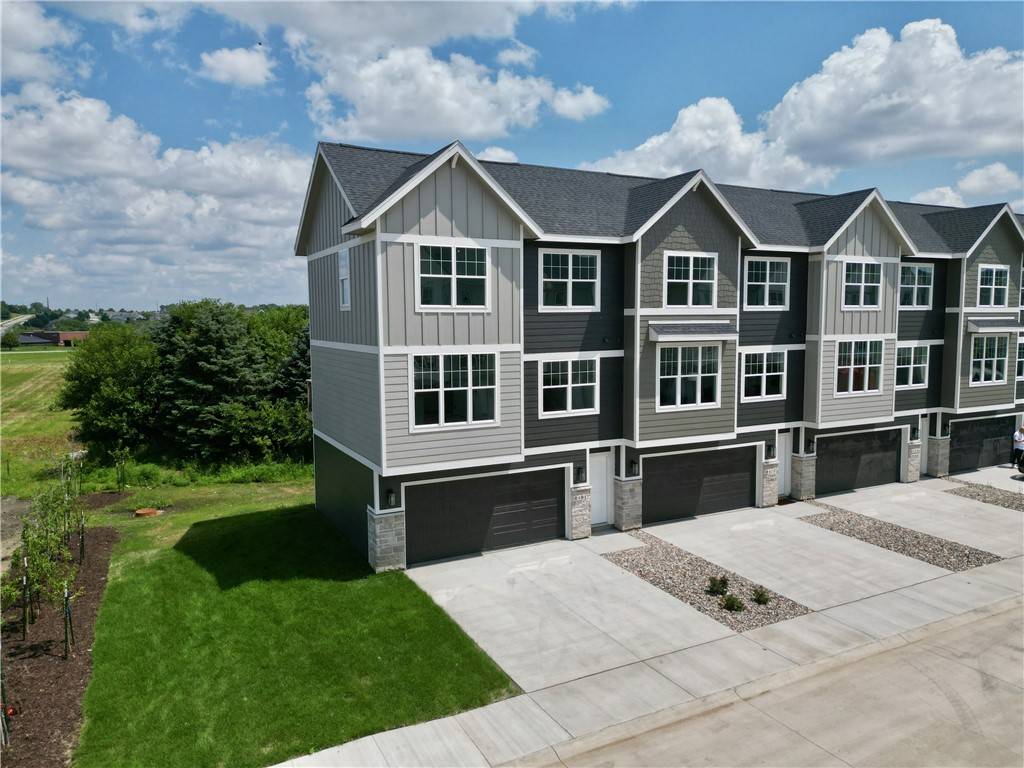 Urbandale, IA 50323,4420 154th Street