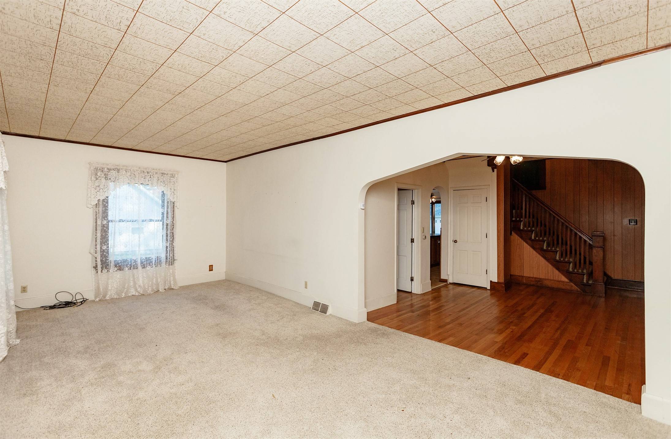 Des Moines, IA 50315,326 Virginia Avenue