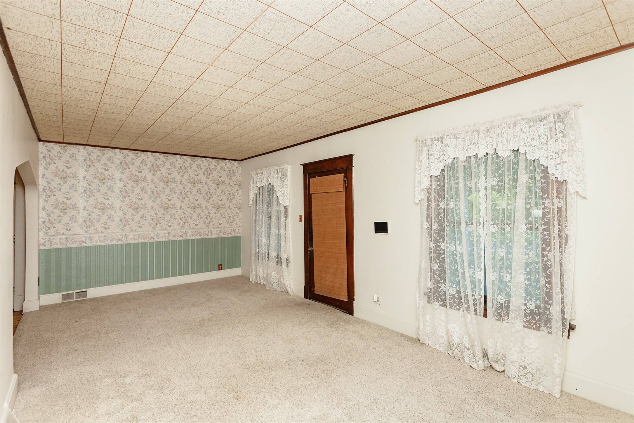 Des Moines, IA 50315,326 Virginia Avenue