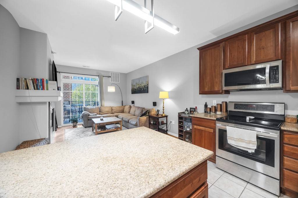 Des Moines, IA 50312,3031 Grand Avenue #218