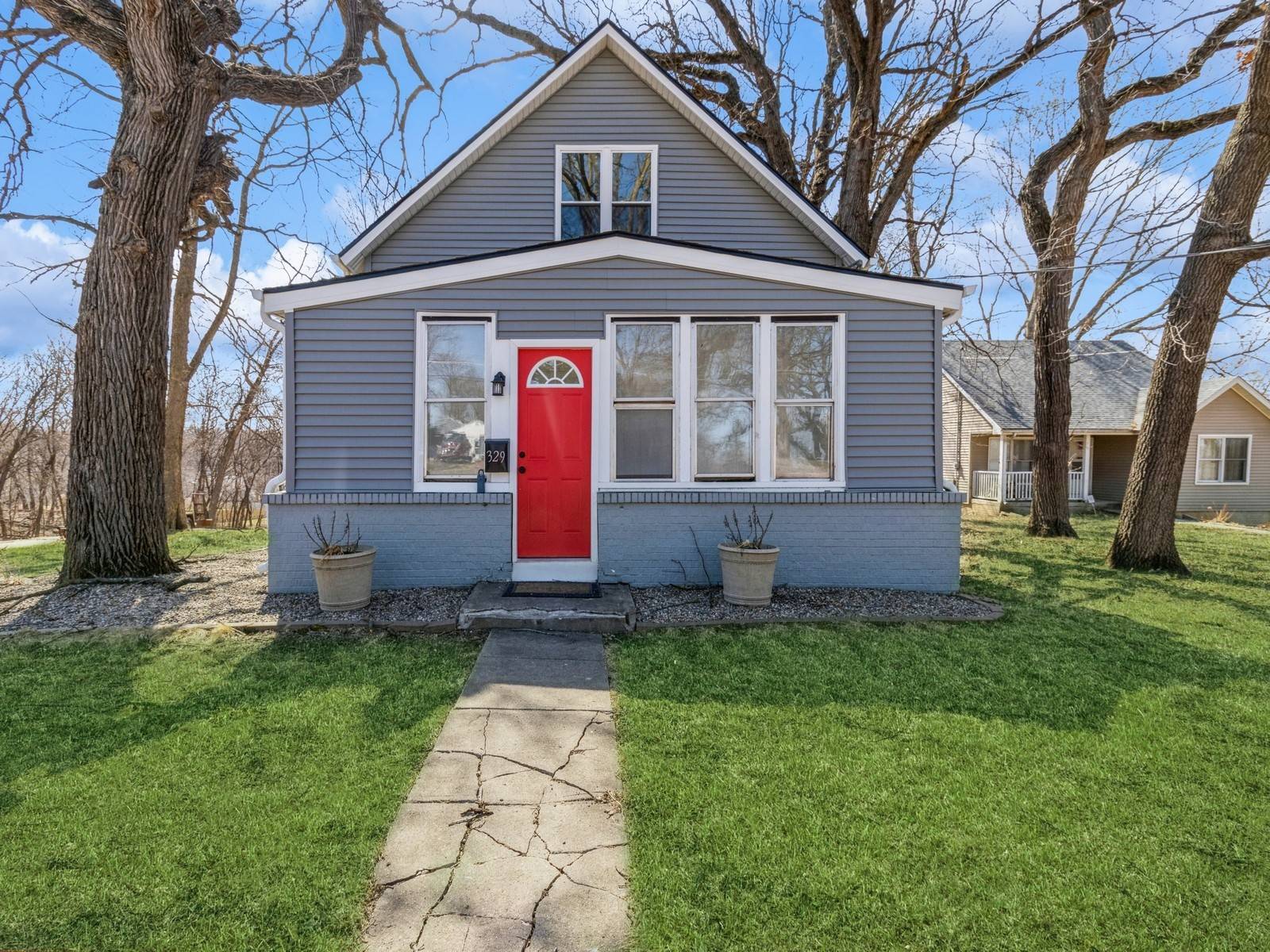 Des Moines, IA 50315,329 E Creston Avenue