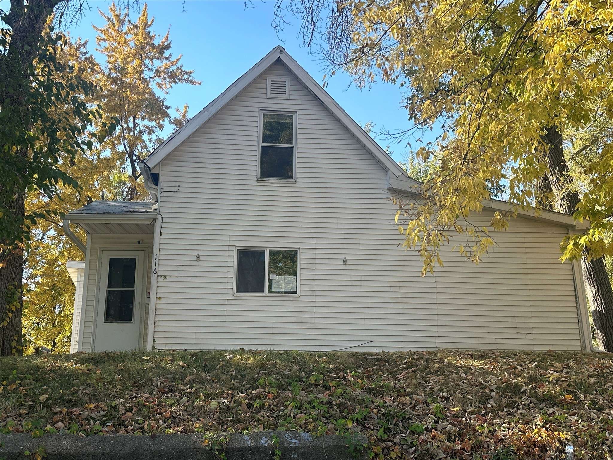 Des Moines, IA 50316,116 E 16th Street